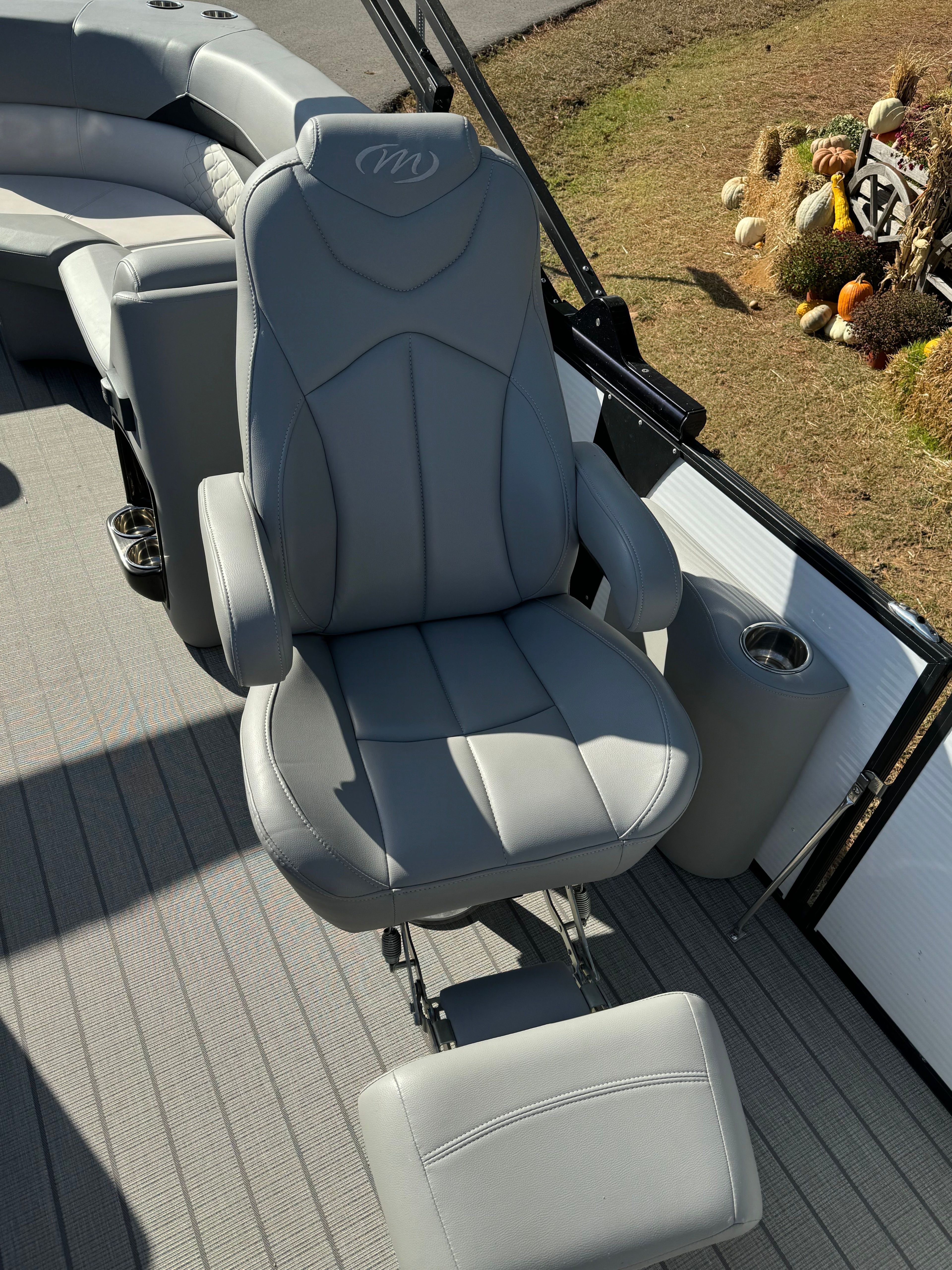2022 Manitou Encore 250SHP - 11