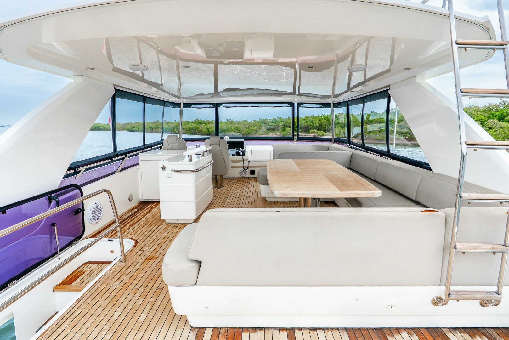 2018 Princess Yachts — - Image 17