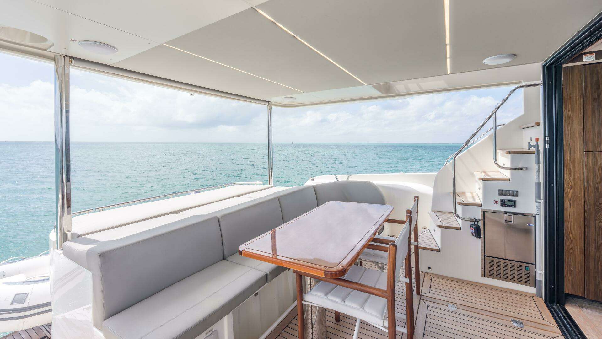 2019 Absolute 58 Fly - Image 12