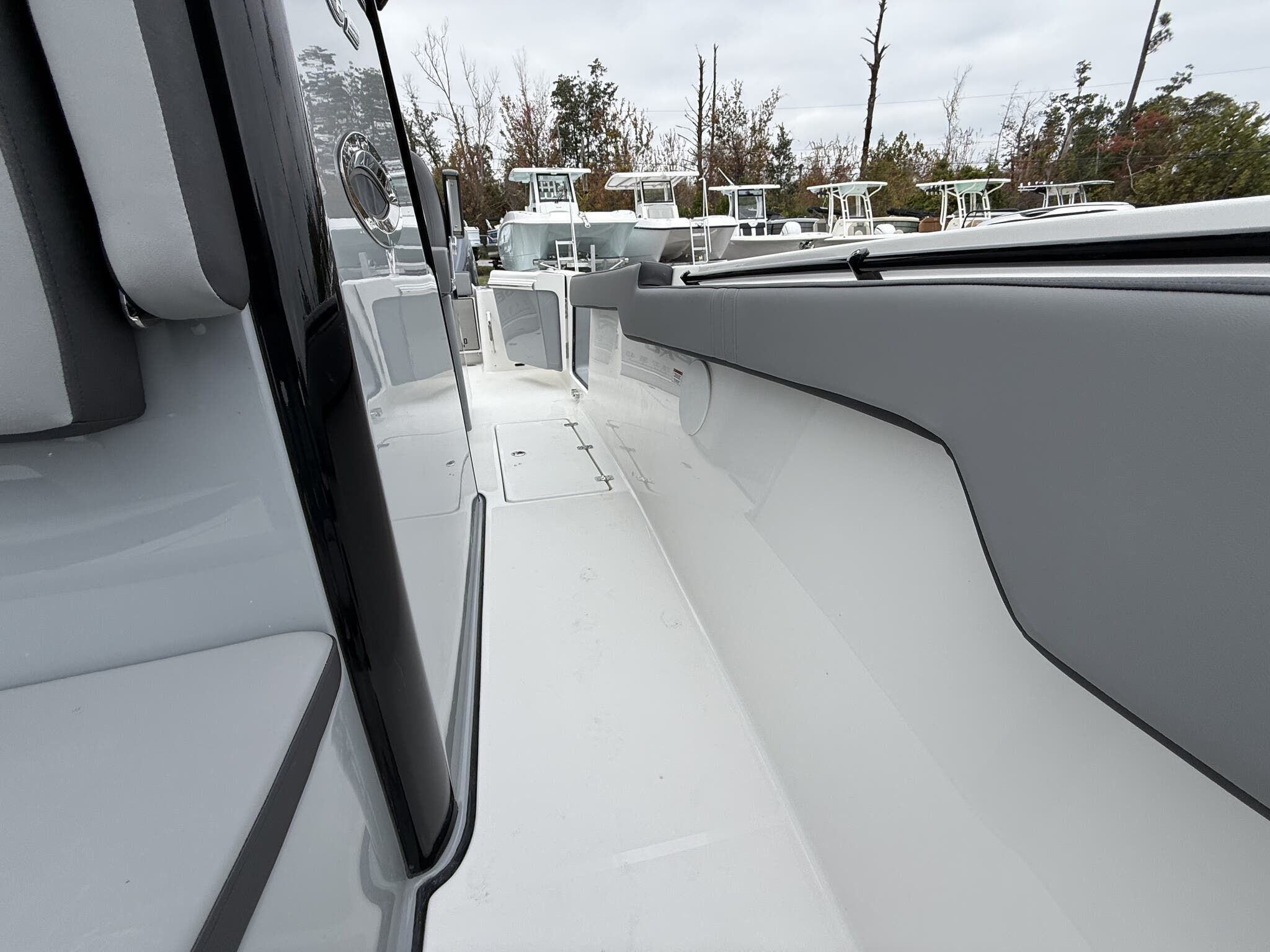 2026 Sea Pro 292 SEAKEEPER RIDE AND YAMAHA 300S - 8