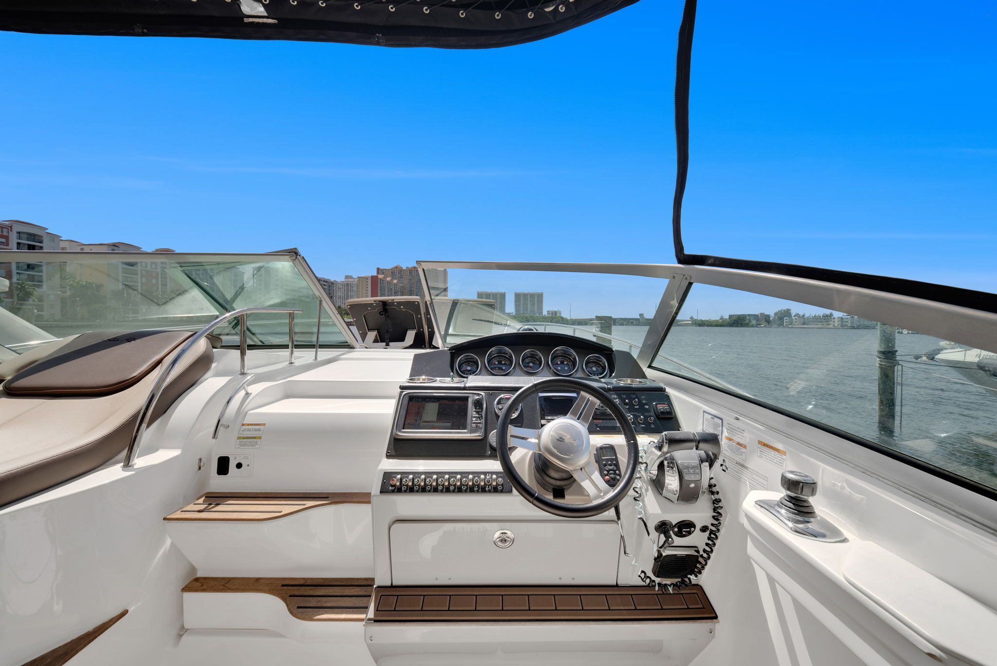 2015 Sea Ray Sundancer 350 - 14