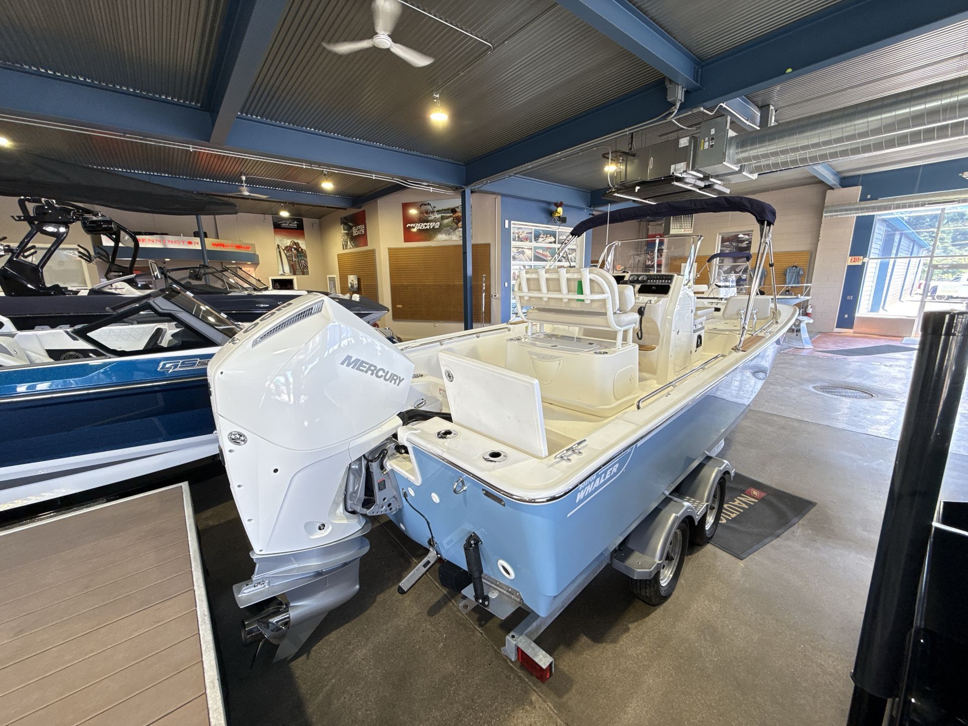 2026 Boston Whaler 210 Montauk - 7