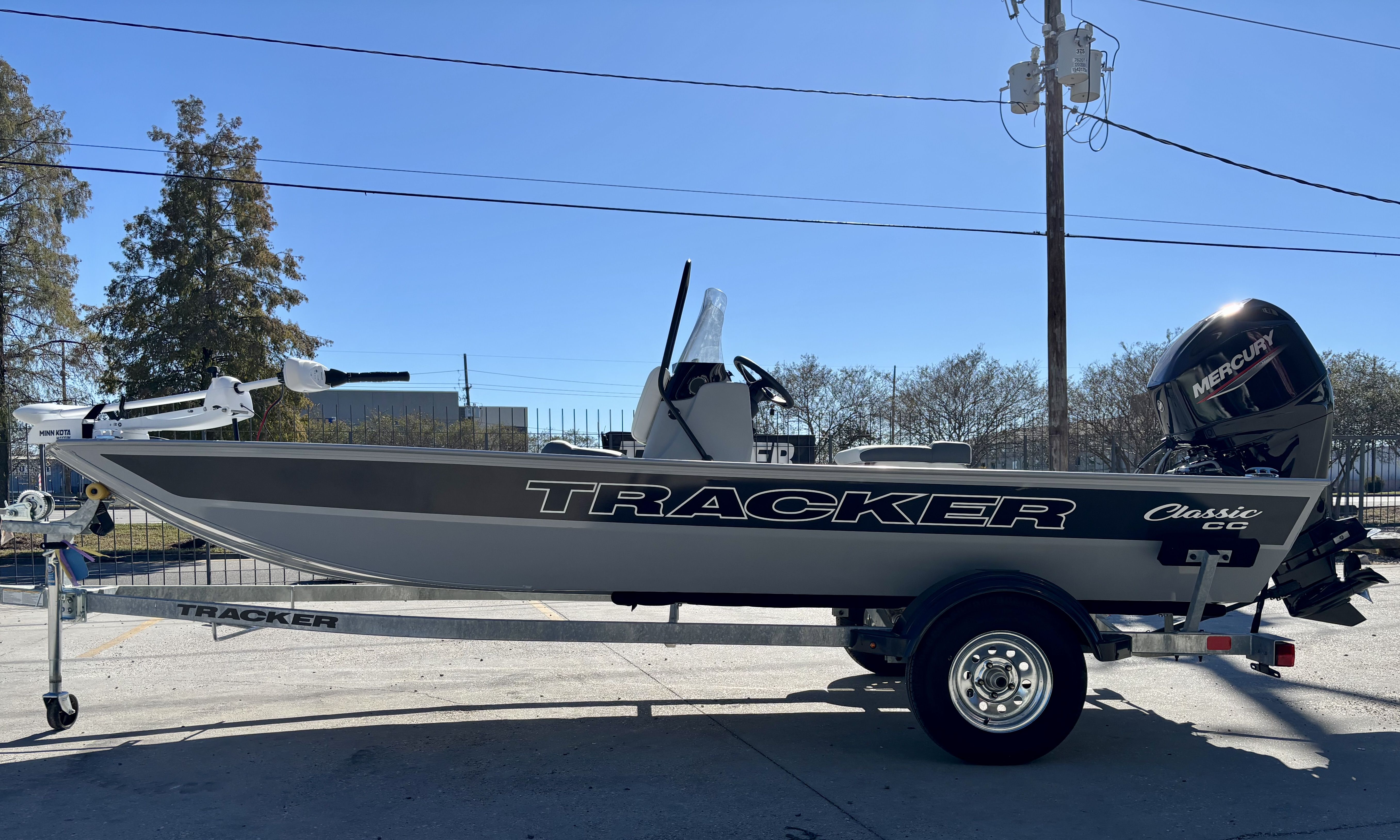 2026 Tracker CLASSIC CC - 11