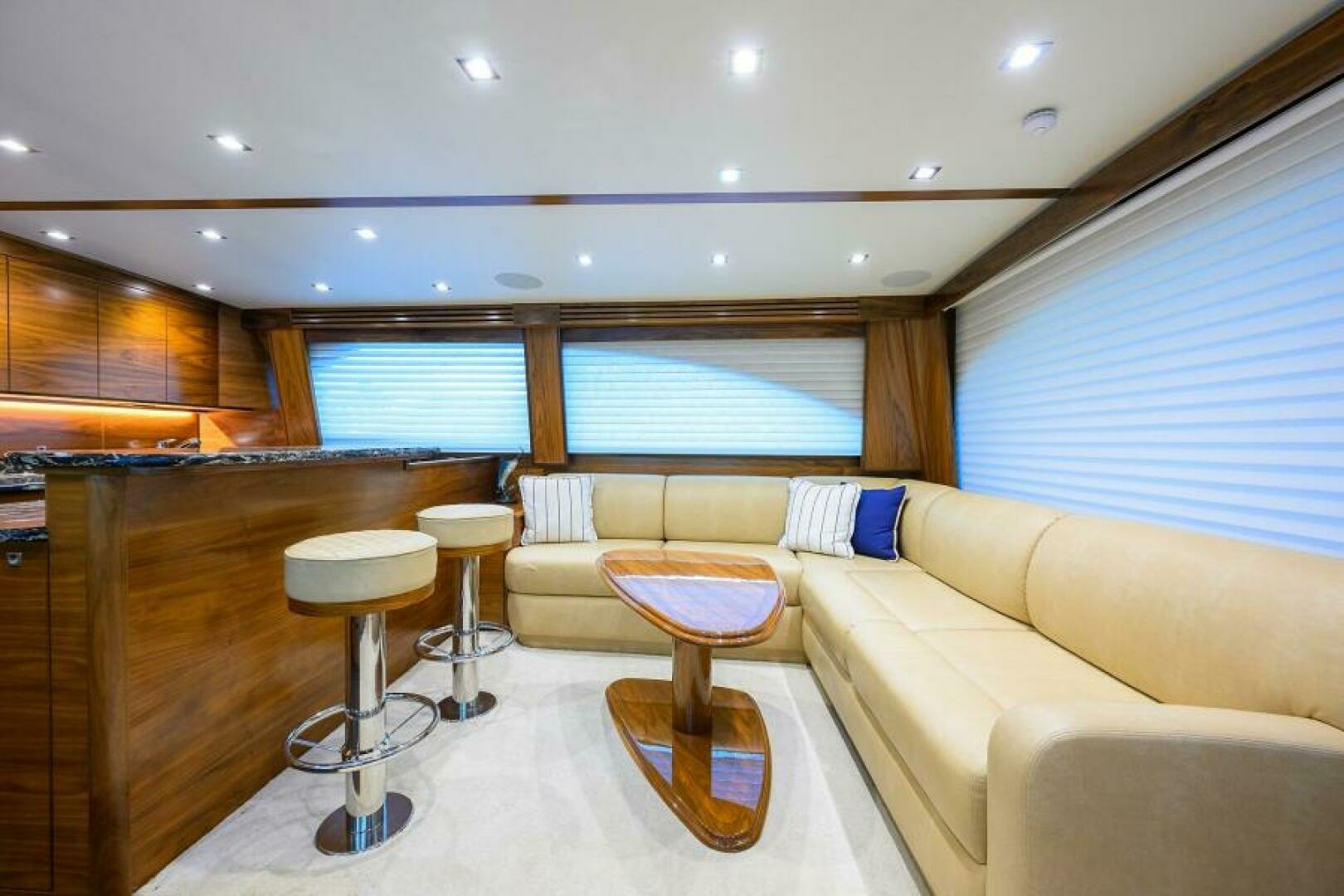 2023 Viking 64 Convertible - Image 4