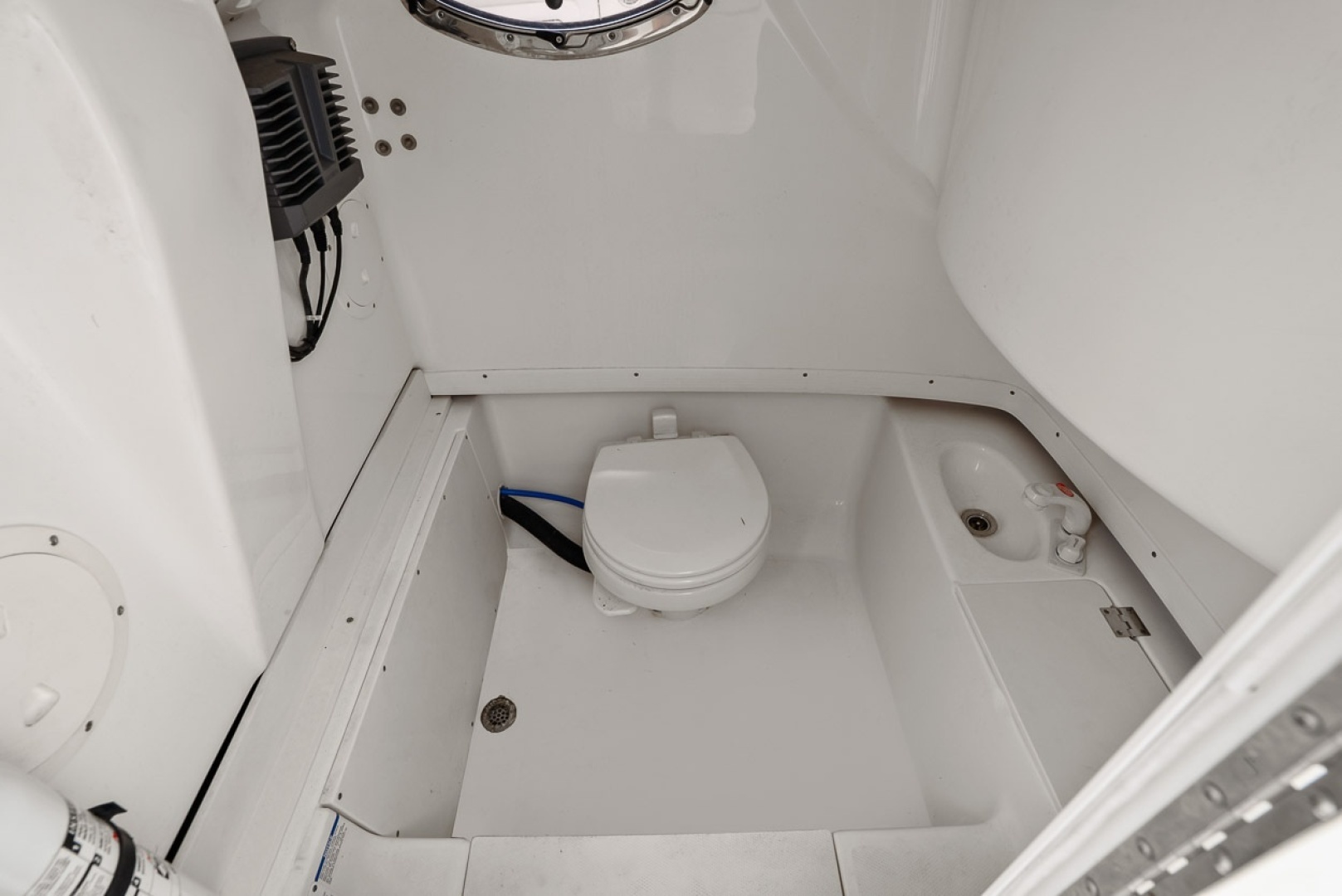 2013 Robalo R260 - Image 5