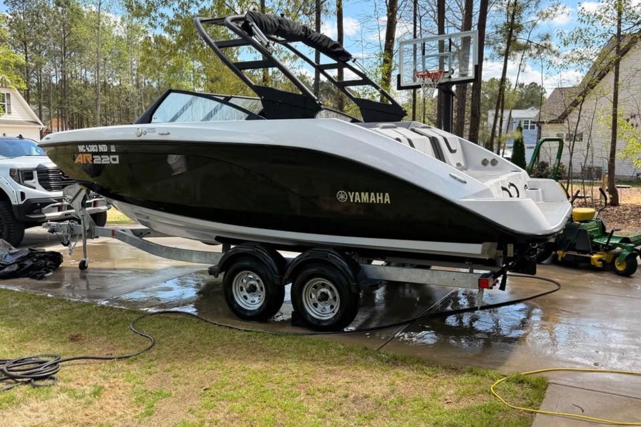 2024 Yamaha Boats AR220