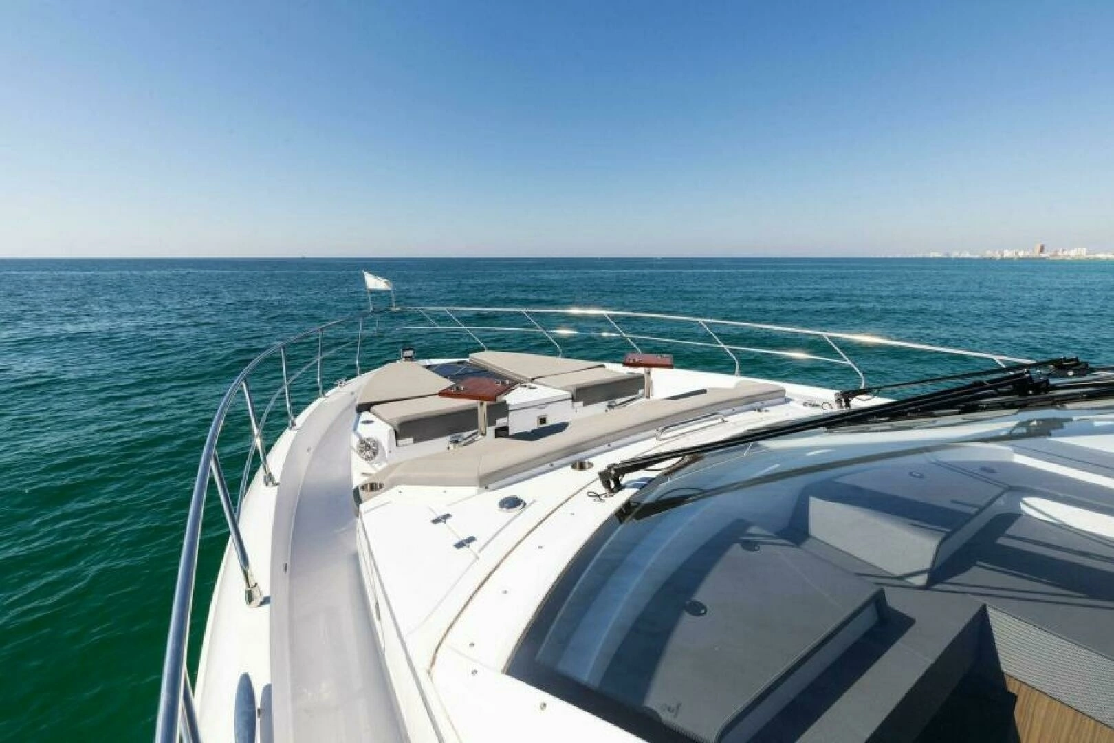 2023 Cruisers Yachts 60 Cantius Fly - Image 36