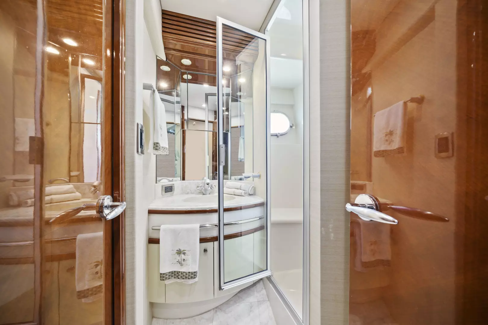 2006 Marquis 65 Pilothouse - Image 35