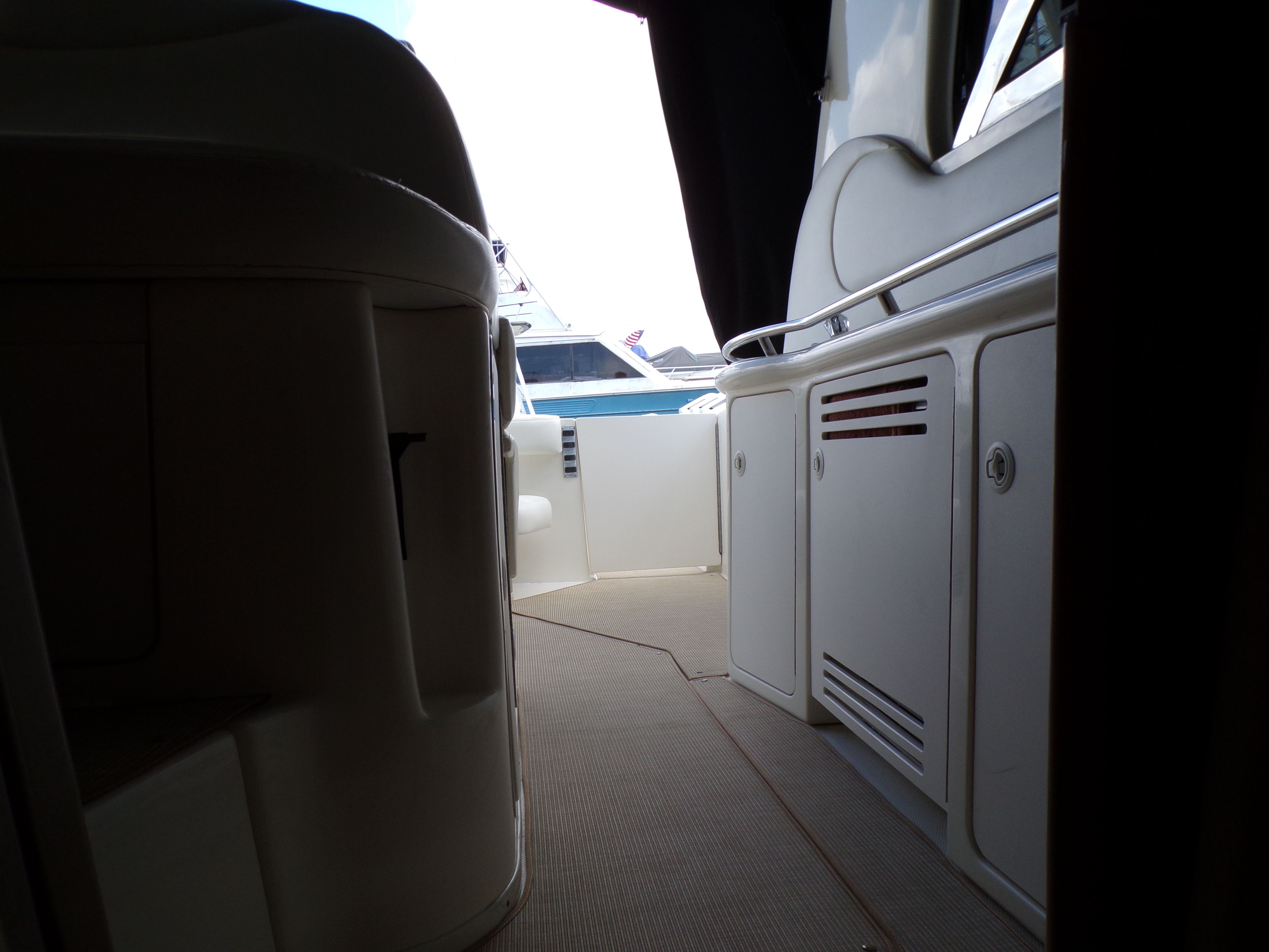 2000 Sea Ray 410 Express Cruiser - 66
