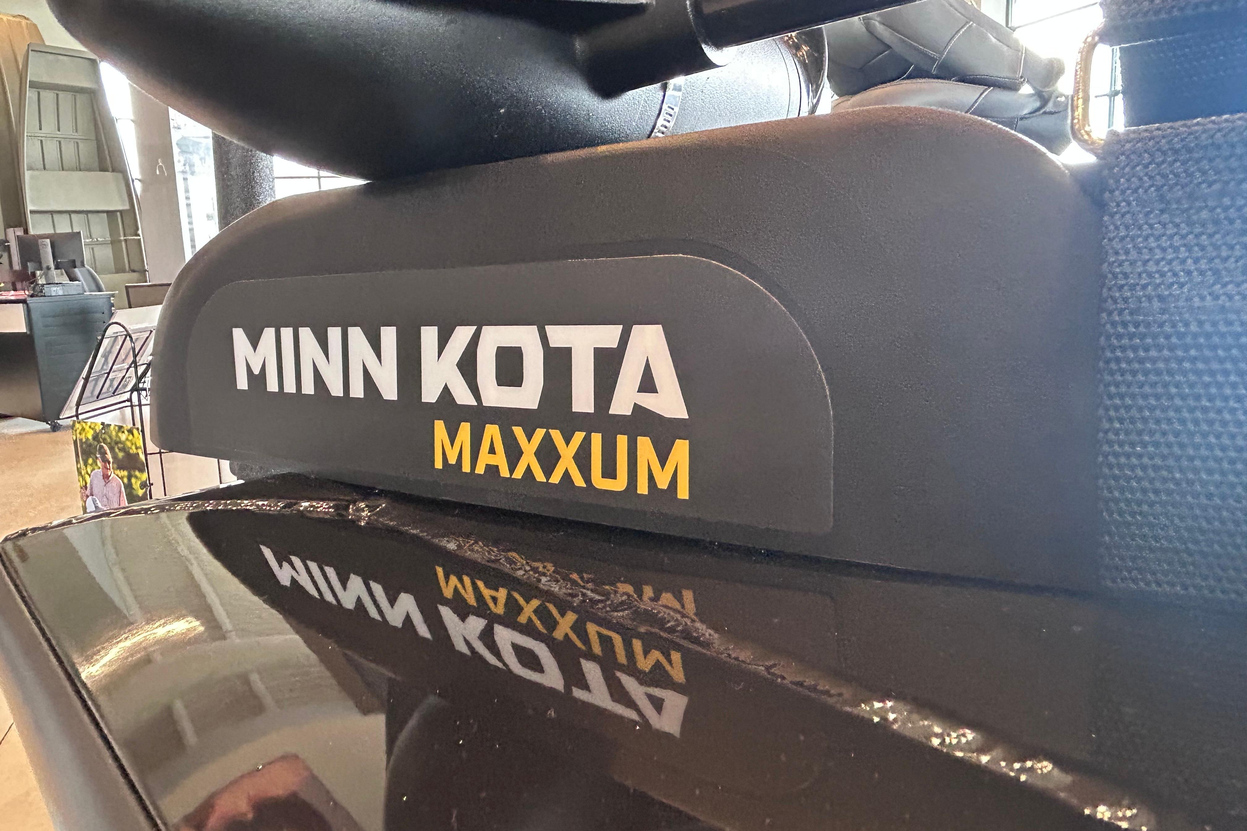 Minn Kota Maxxum motor on 2026 Tracker Pro Team 195 boat.