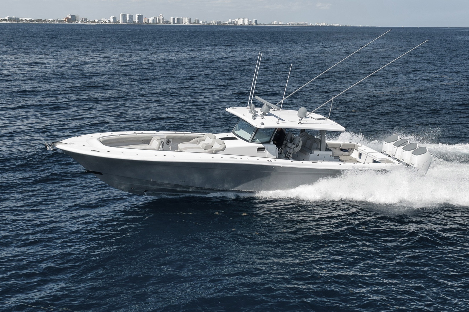2025 HCB 53 Suenos - Image 4
