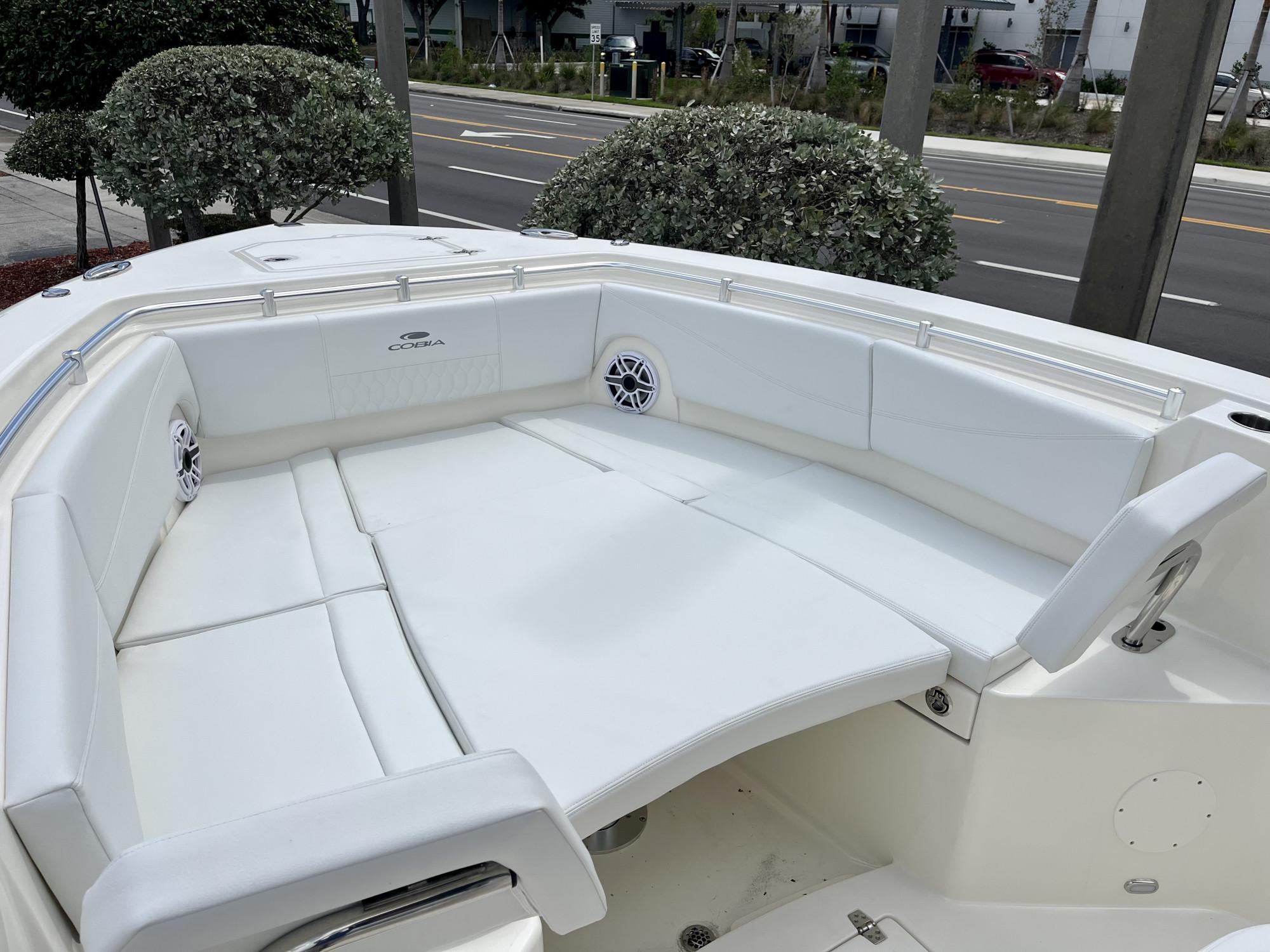 2025 Cobia 320 Center Console - 23