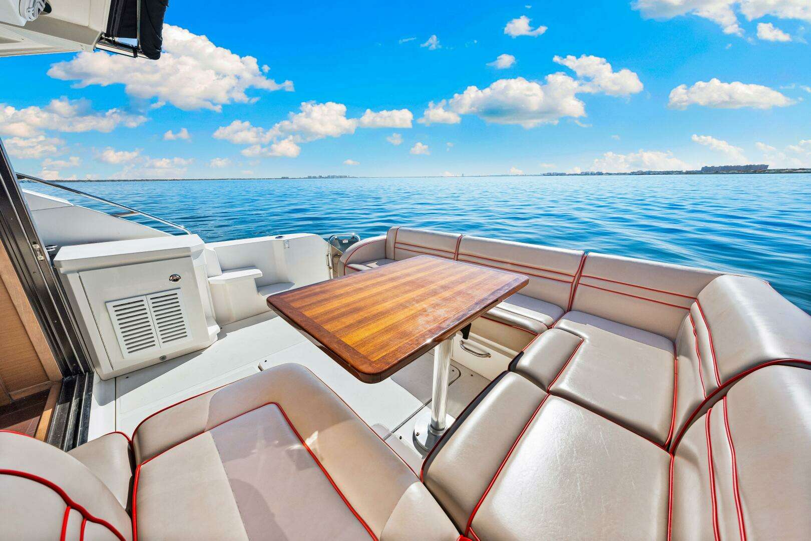 2016 Sea Ray 510 Sundancer - Image 60