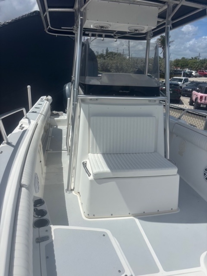 2001 Boston Whaler 26 Outrage - Image 5