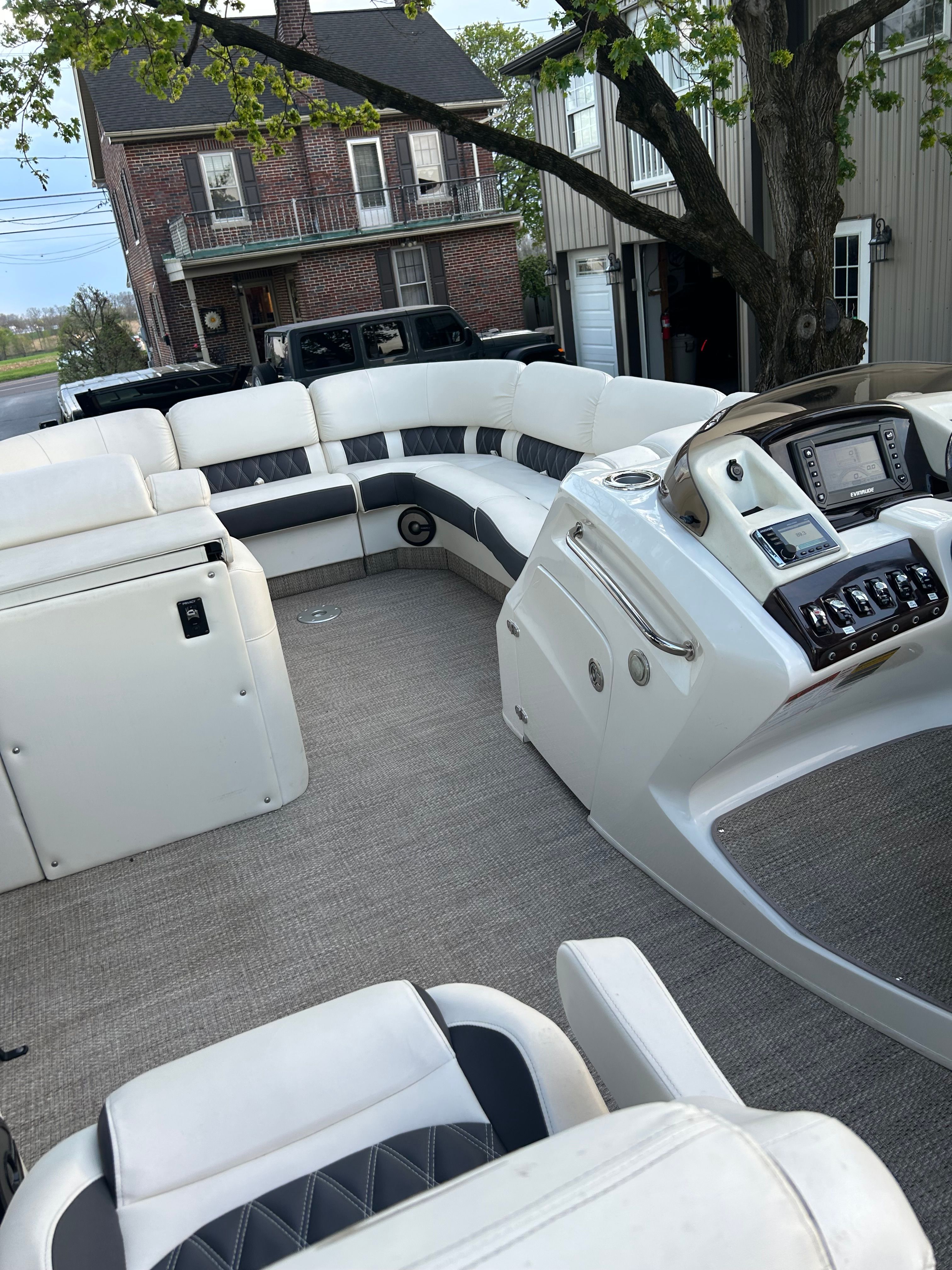 2017 Bennington 25 QX - 47
