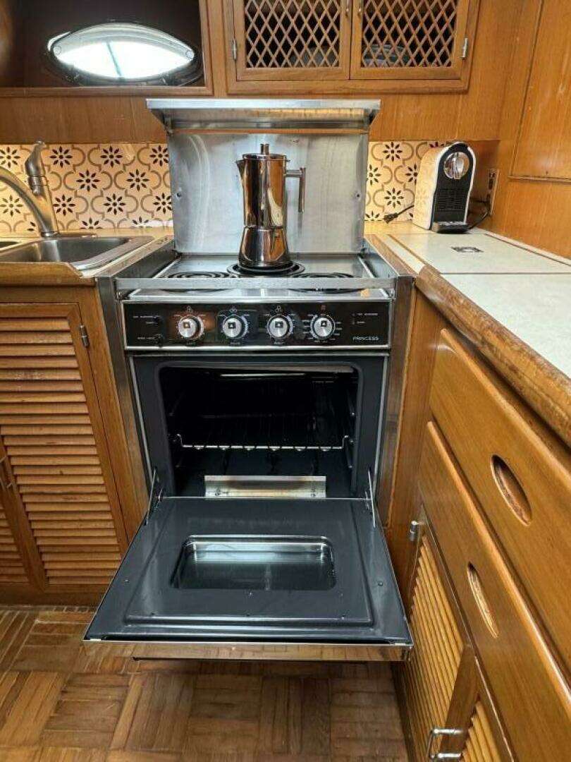 1990 Marine Trader Tradewinds - Image 32