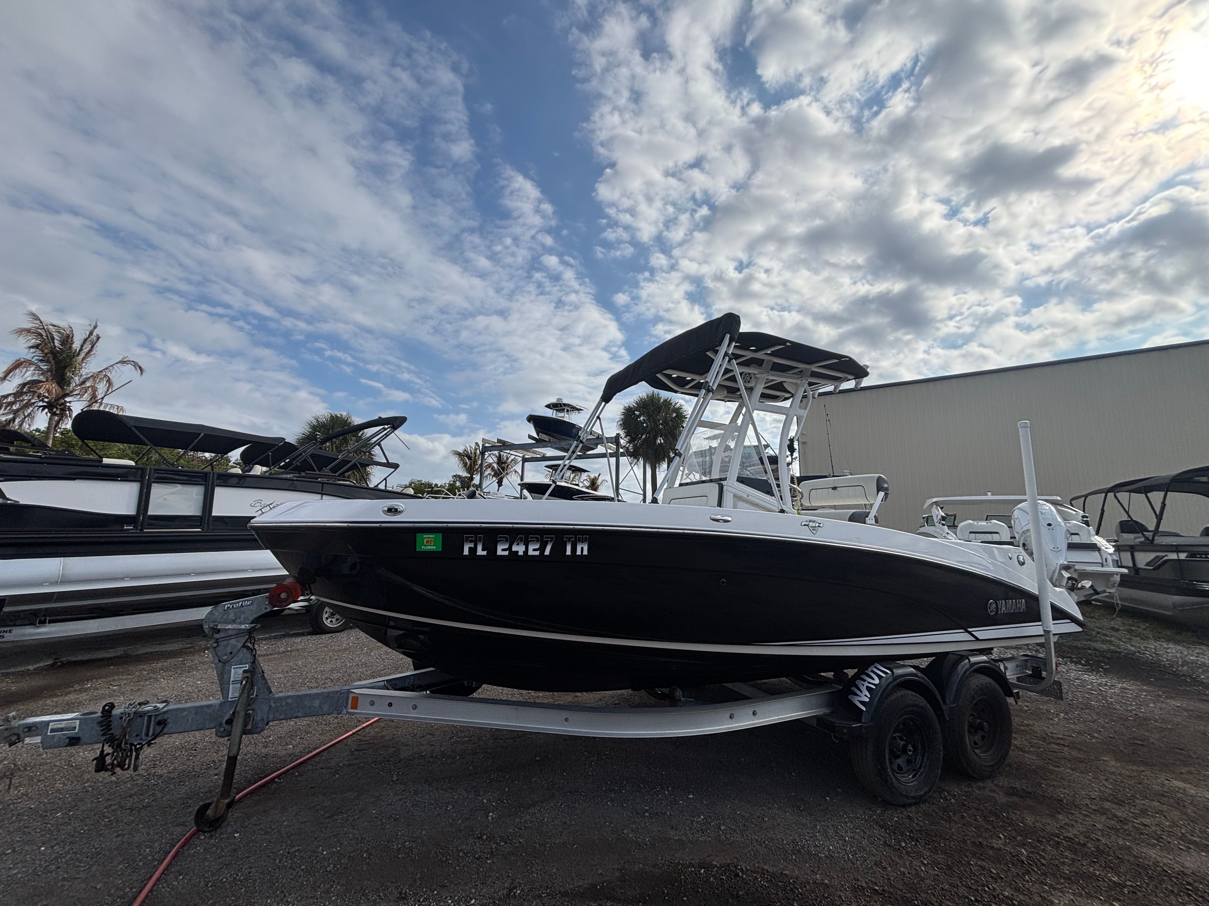 2022 Yamaha Boats 210 FSH