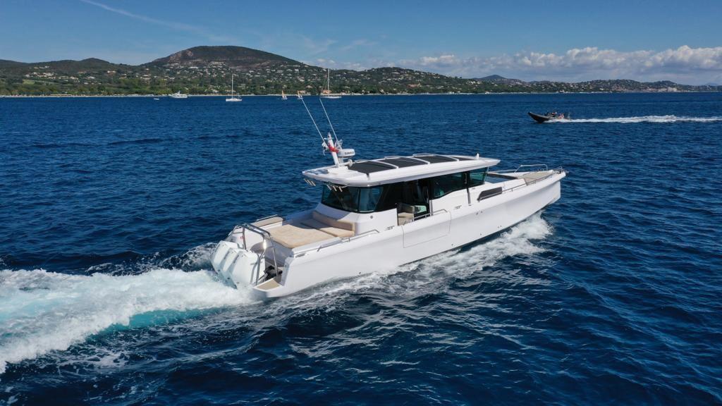2023 Axopar 45 XC Cross Cabin