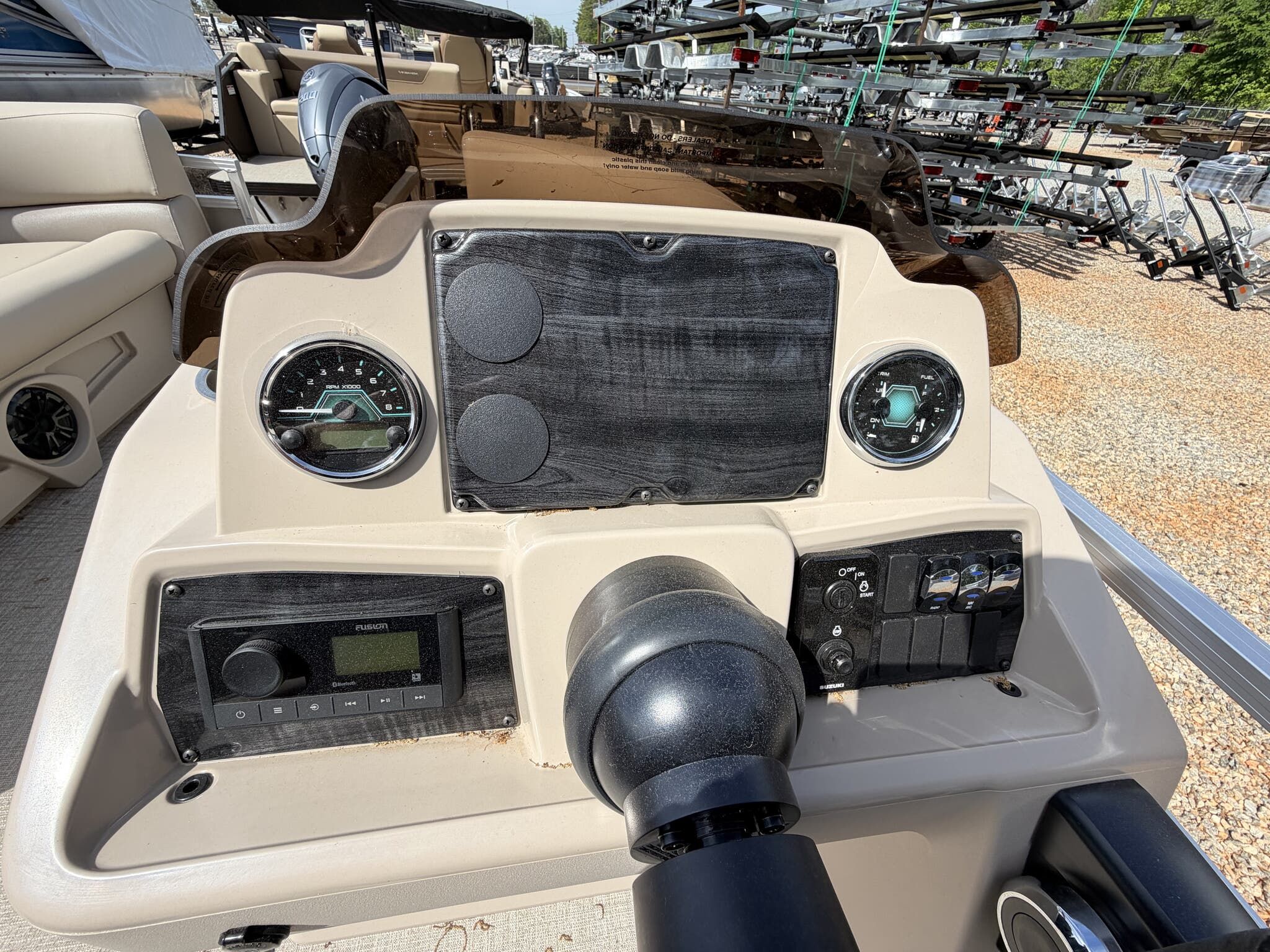 2026 Avalon VLS 21 QUAD LOUNGER-115HP - 6
