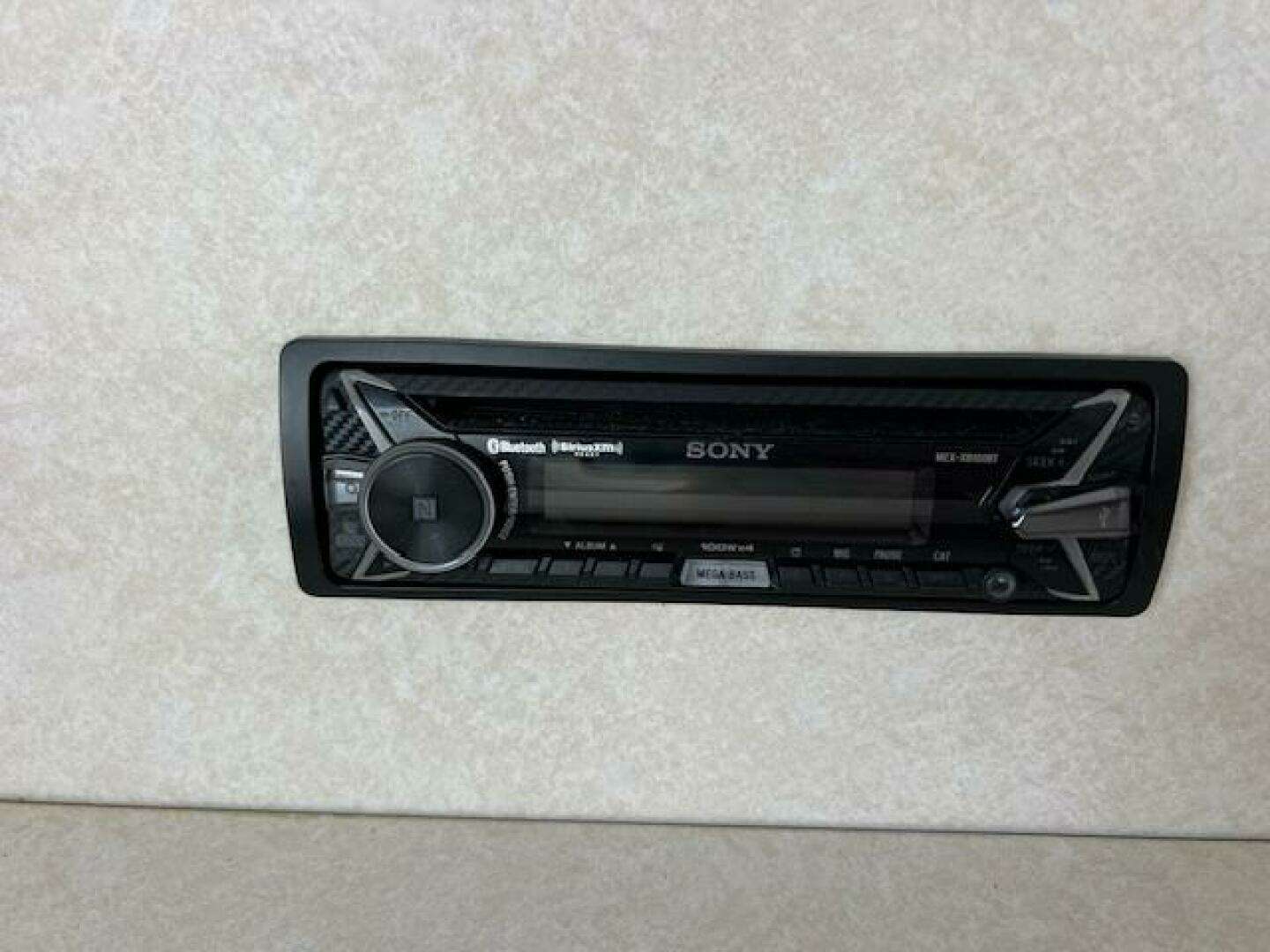 1997 Blackfin 30 - Image 15
