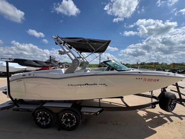 2019 MasterCraft NXT22 - 10