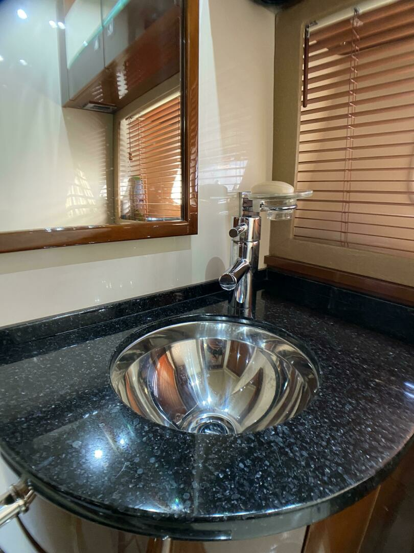 2010 Sea Ray 45 Sundancer - Image 35