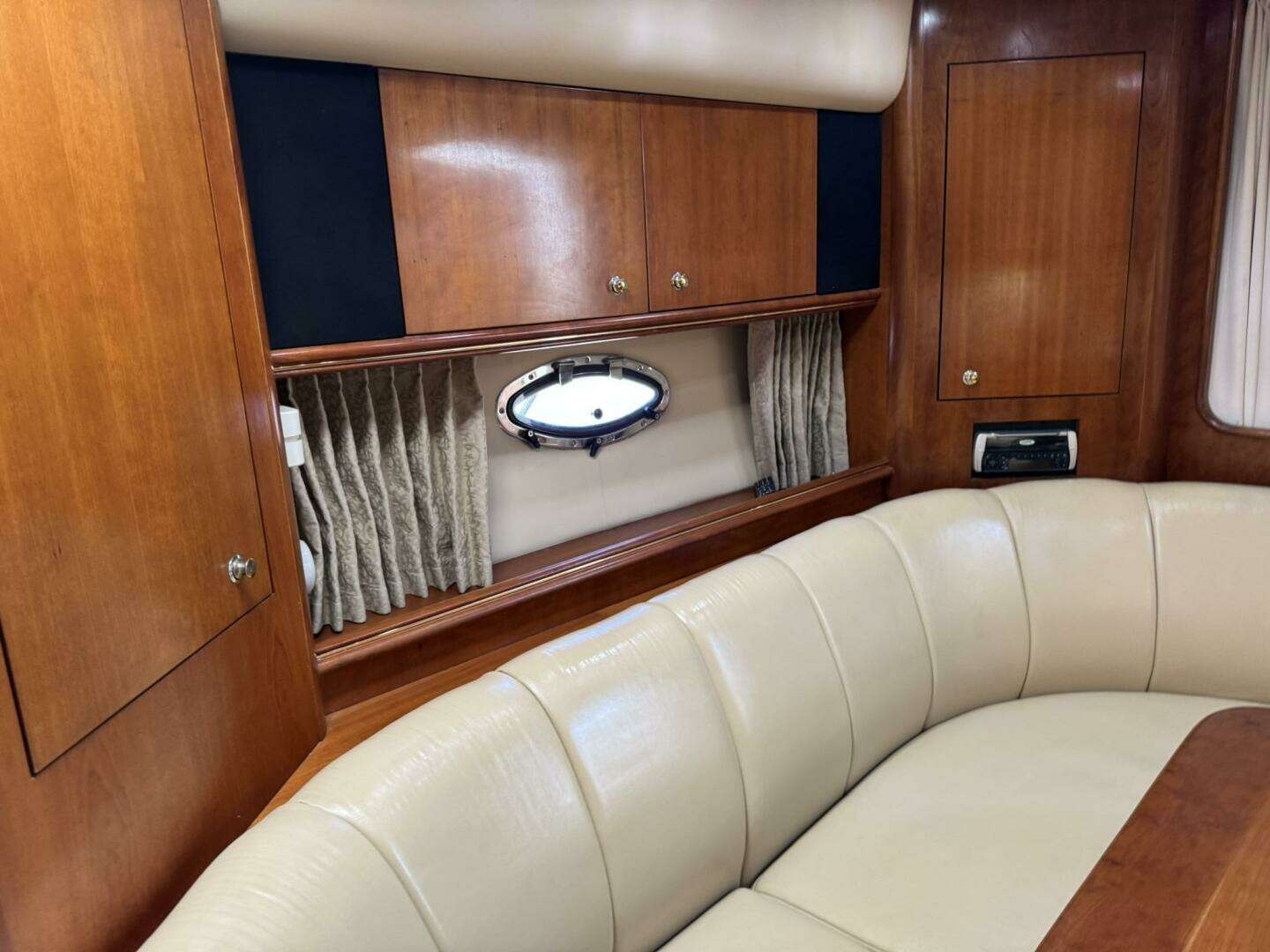 2003 Cruisers Yachts 3772 - Image 93