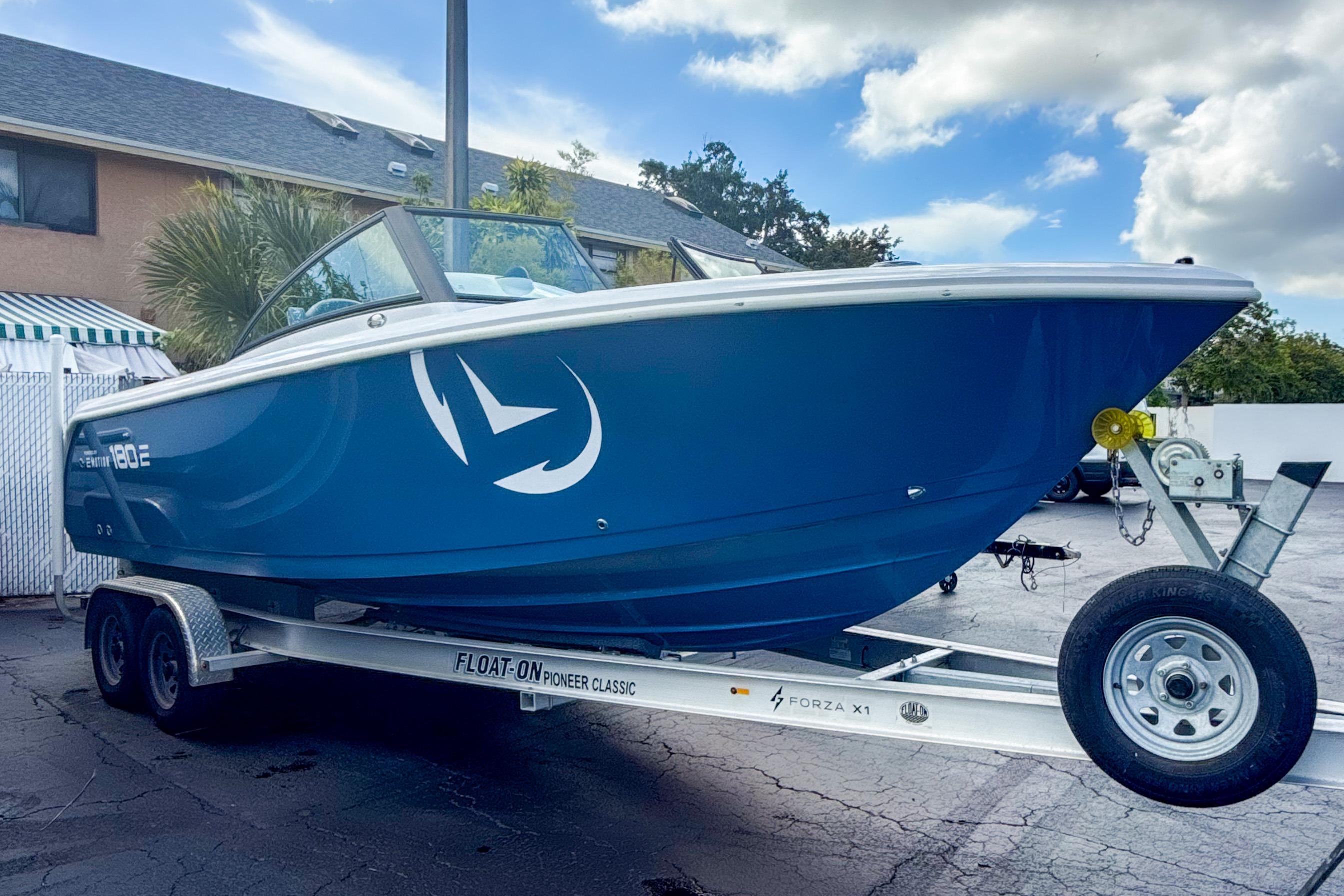 2024 Aquasport 22AS Dual Console