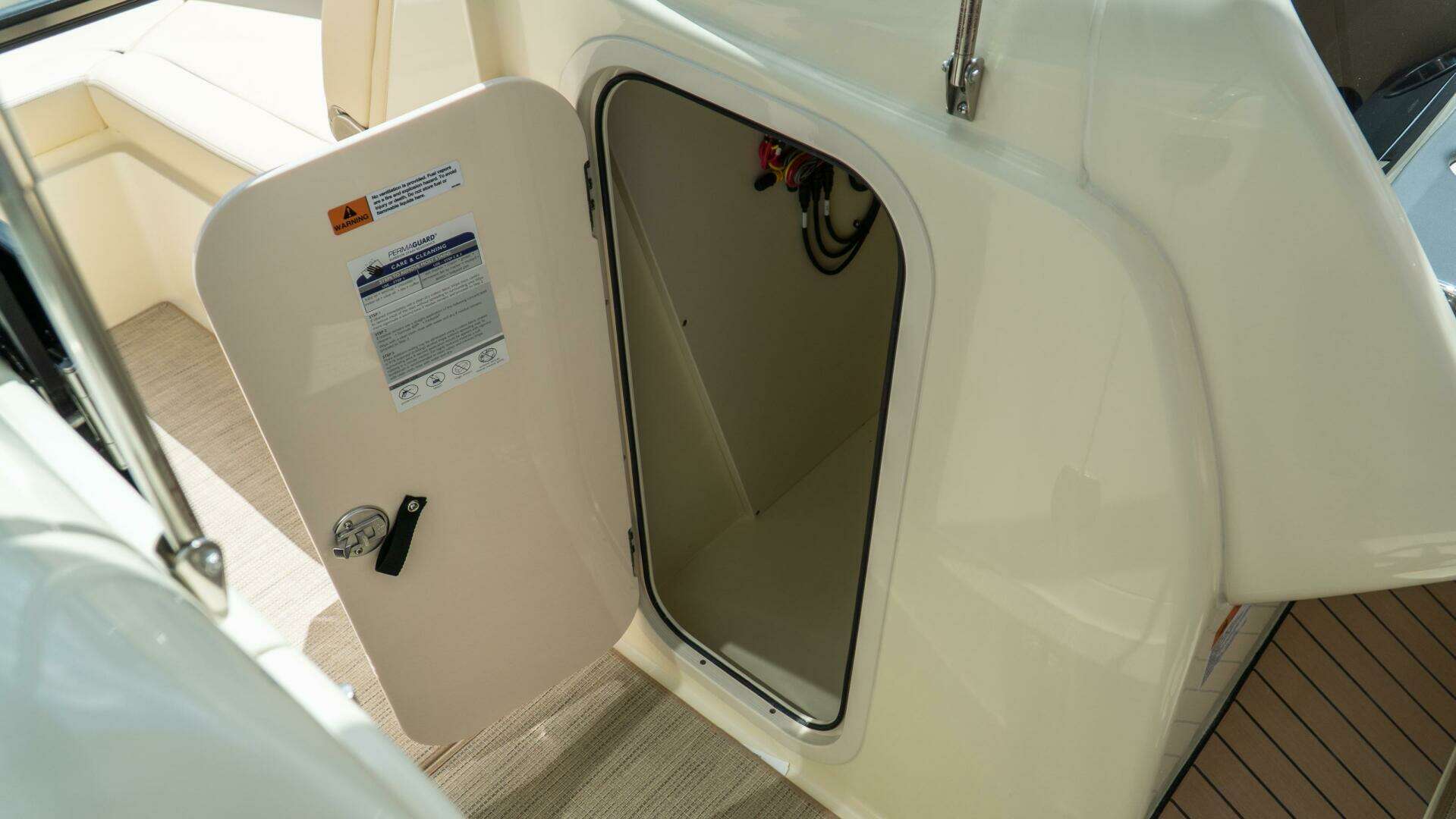 2025 Chris-Craft Calypso - Image 49