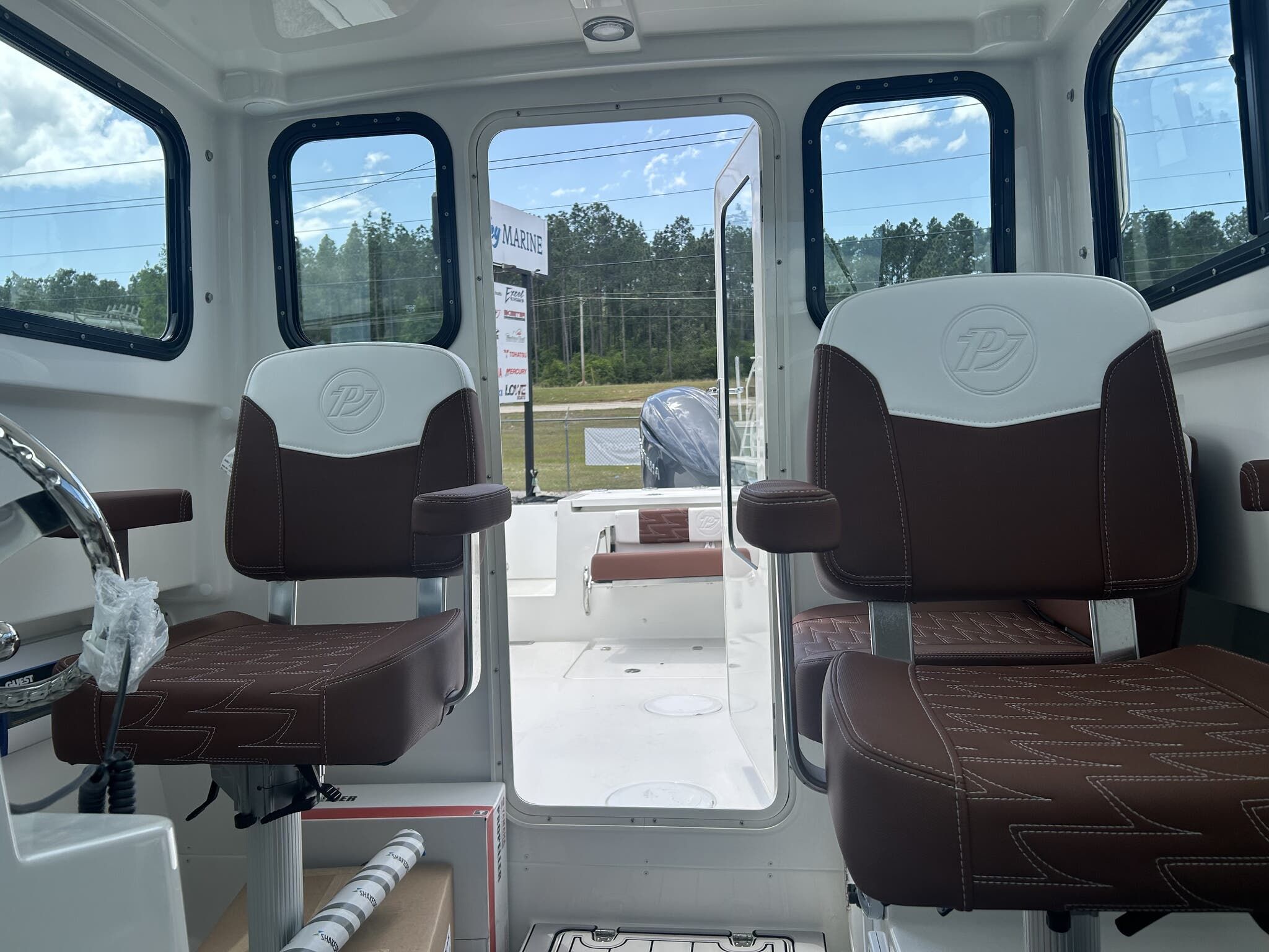 2026 Parker 227 Explorer WITH AC AND SEAKEEPER RIDE - 12