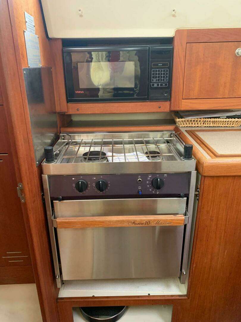 2001 Hunter 340 - Image 18