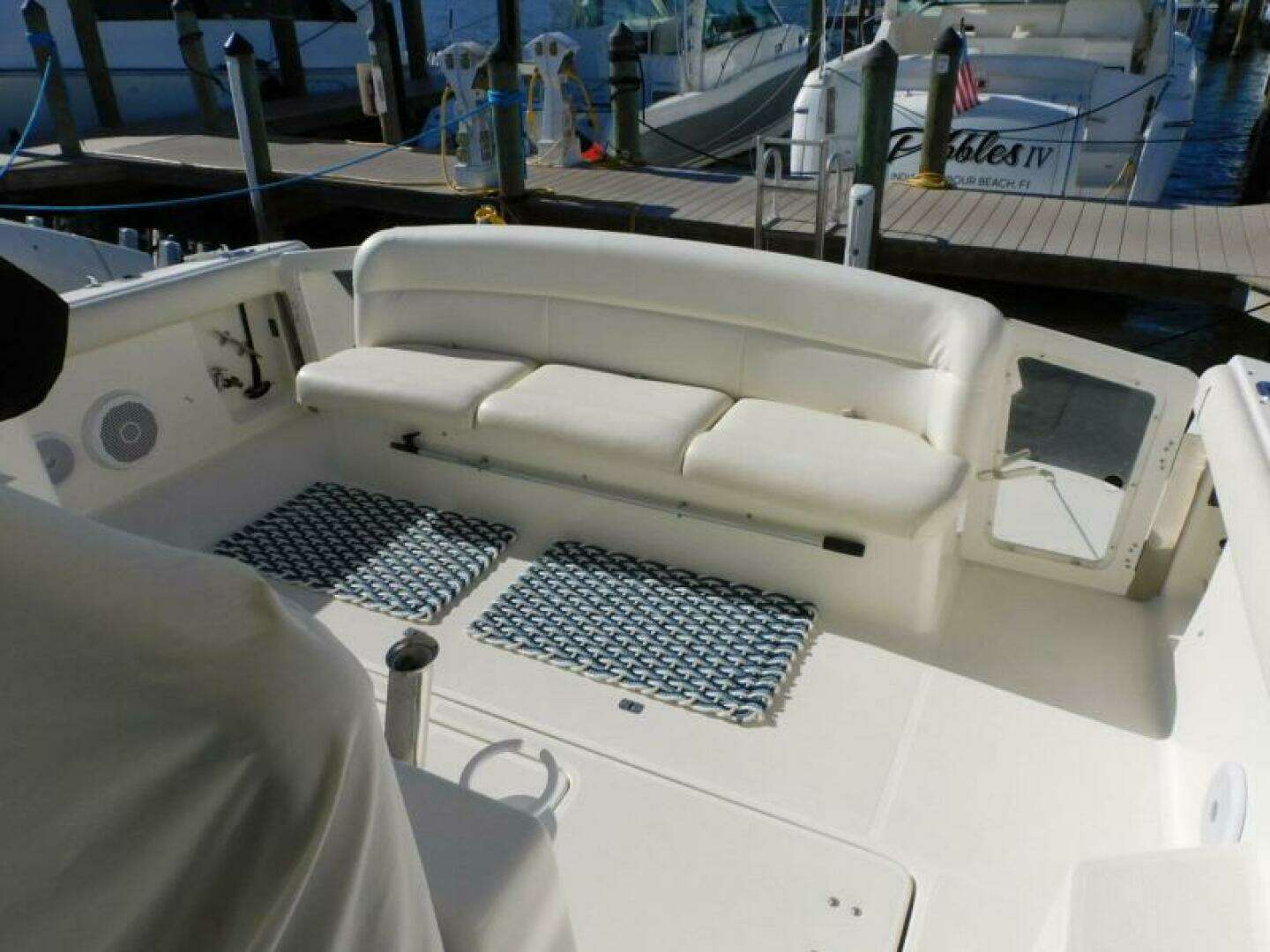 1995 Tiara Yachts 3500 Express - Image 15