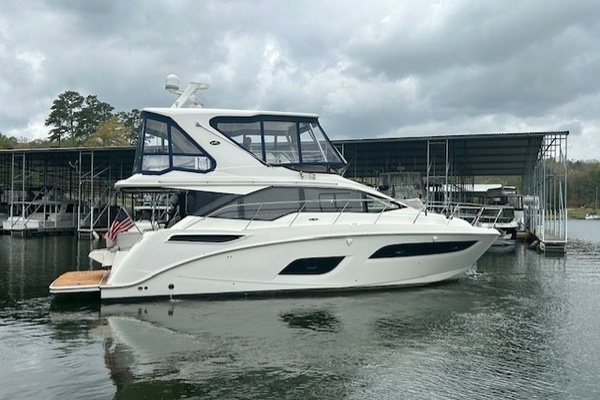 2017 Sea Ray 460 FLY