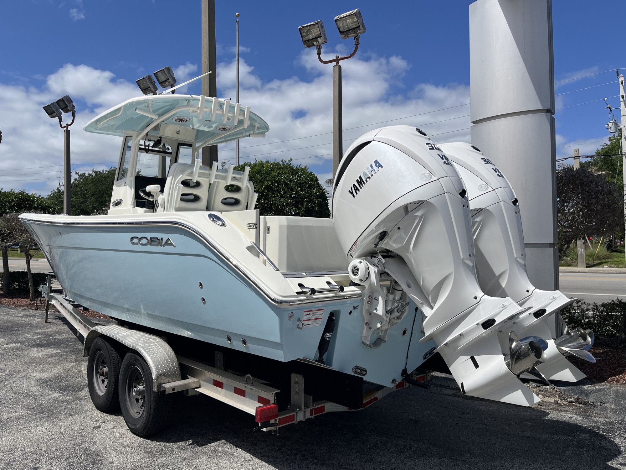 2026 Cobia 285 Open Center Console - 4