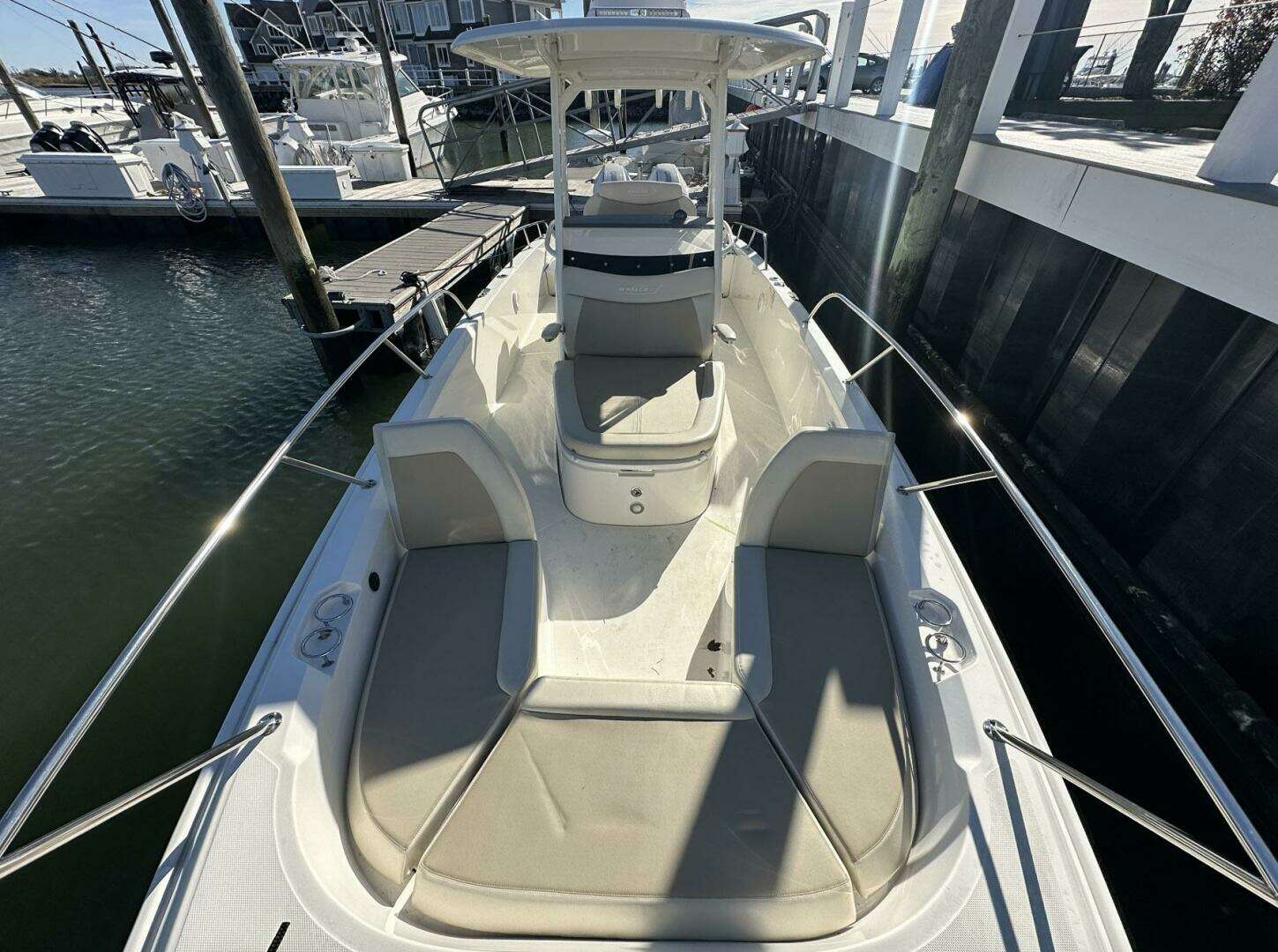 2022 Boston Whaler 270 Dauntless - Image 10