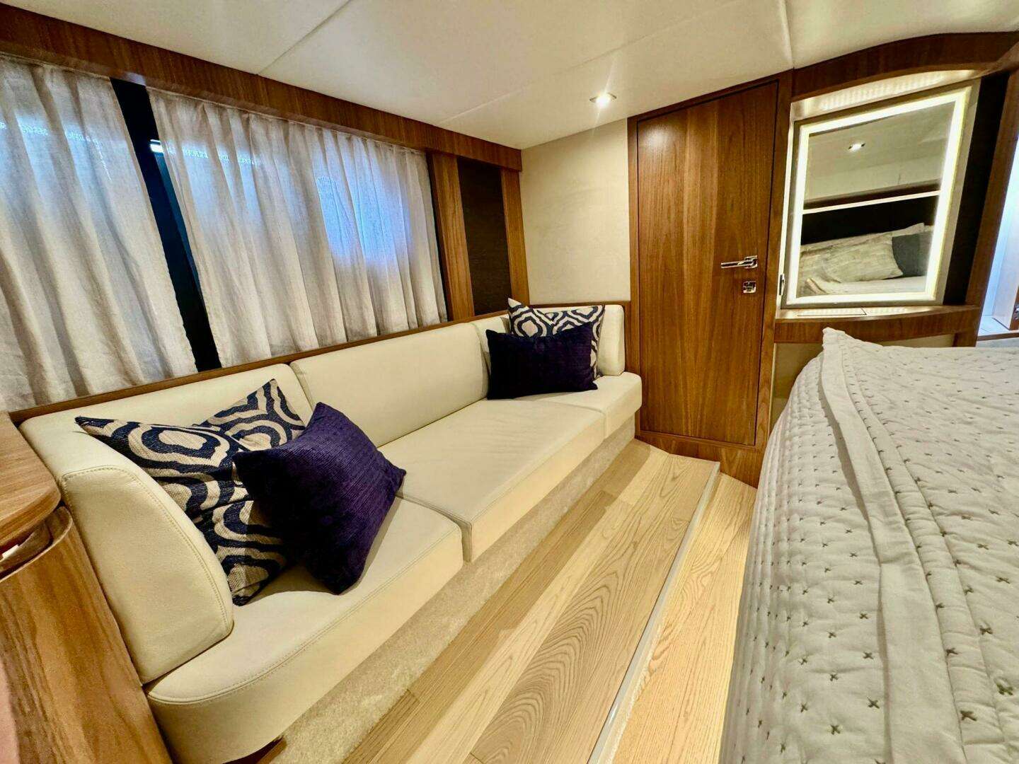 2016 Absolute 45 Sport Yacht - Image 81