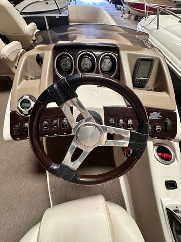 2013 Bennington 2575 RCW I/O - 12
