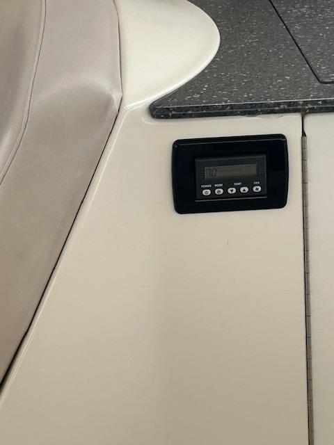 2009 Meridian 441 Sedan - 22