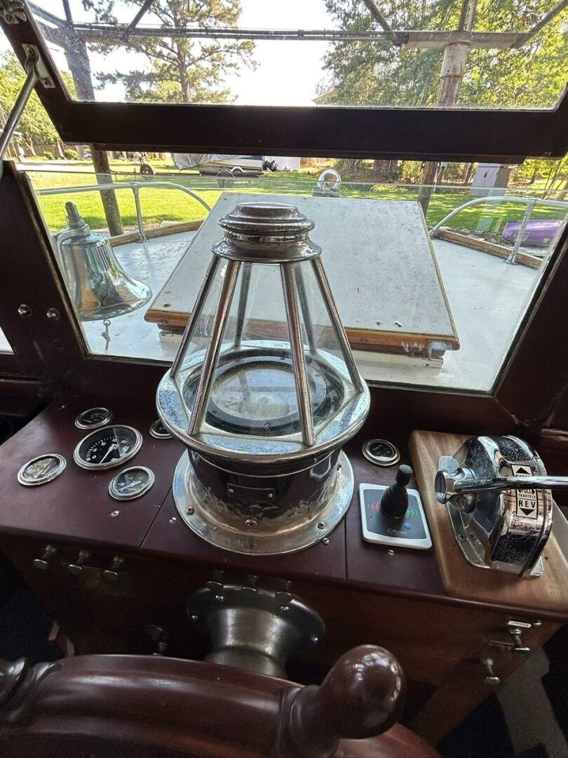 1930 Classic ACF 47'  Motor Yacht - Image 17