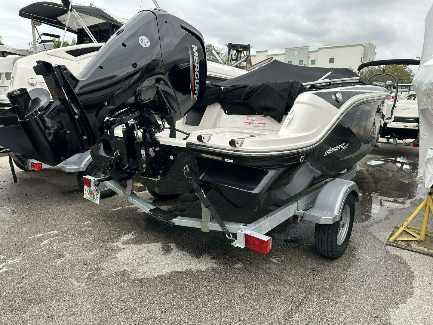 2023 Bayliner M17 - Image 23