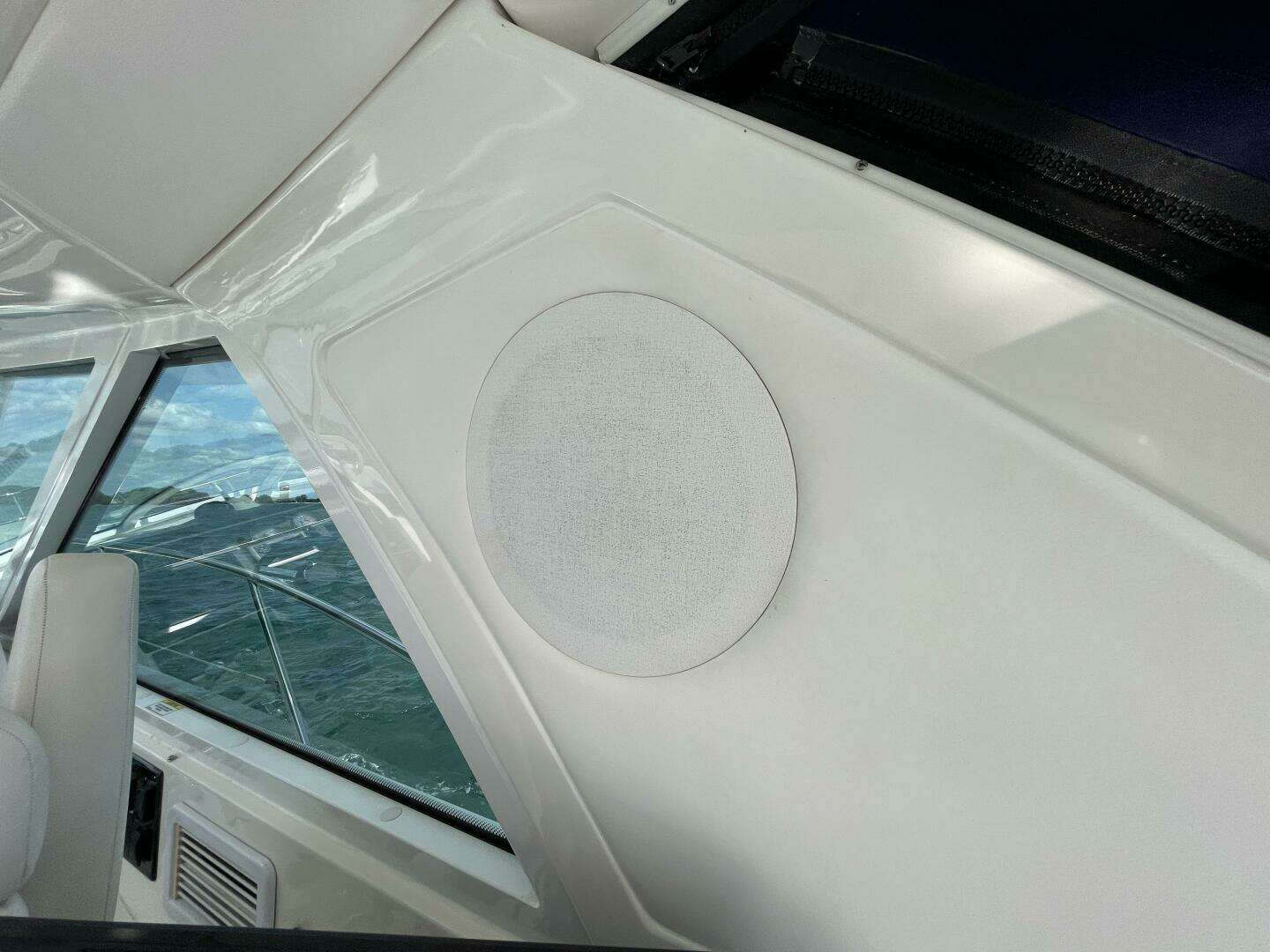2010 Sea Ray 450 Sundancer - Image 27