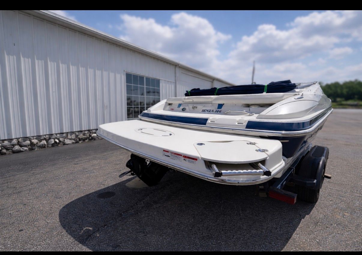 2011 Larson Senza 206 - 4