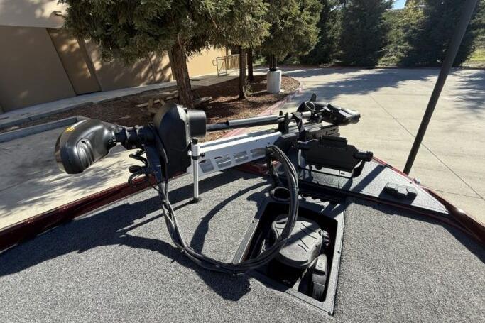 2026 Nitro Z21 XL Pro boat deck with advanced fishing equipment and motor.