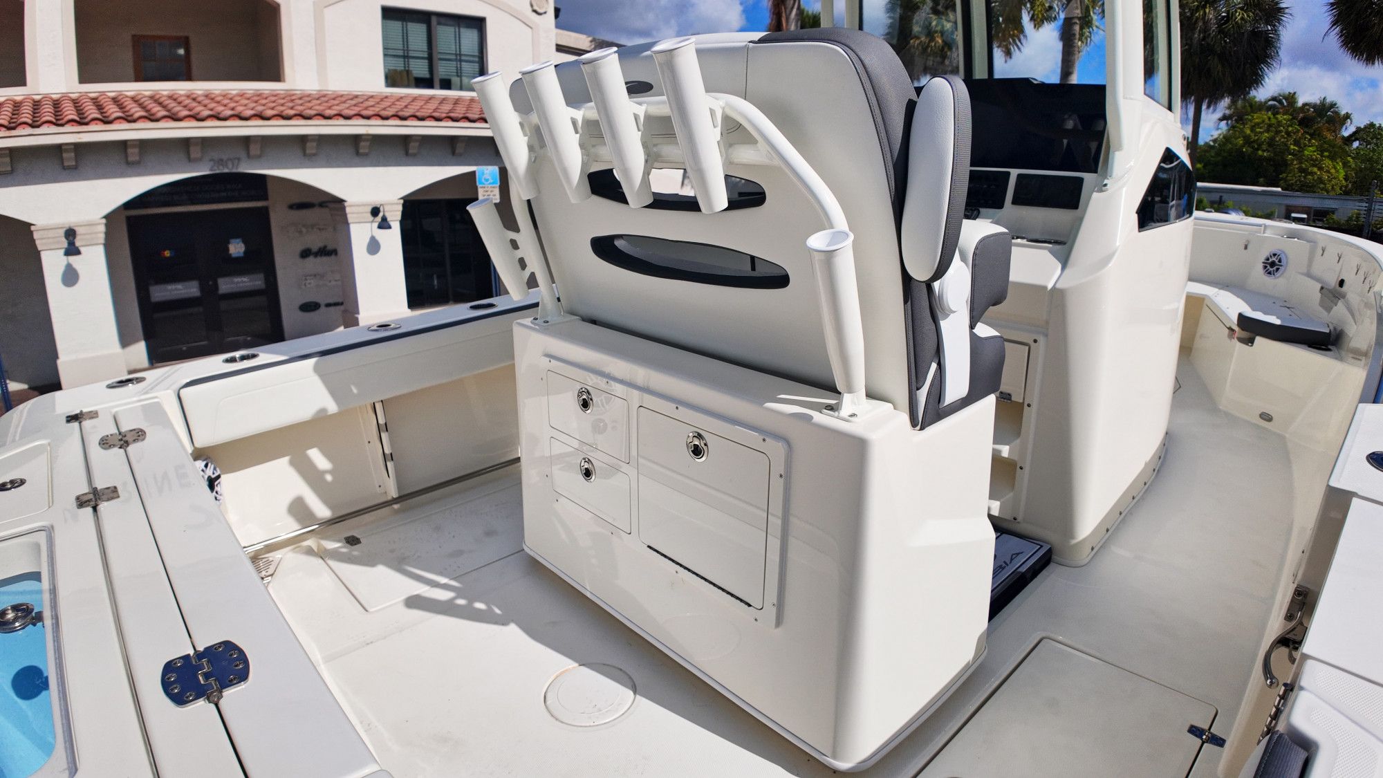 2027 Cobia 245 Center Console - 10