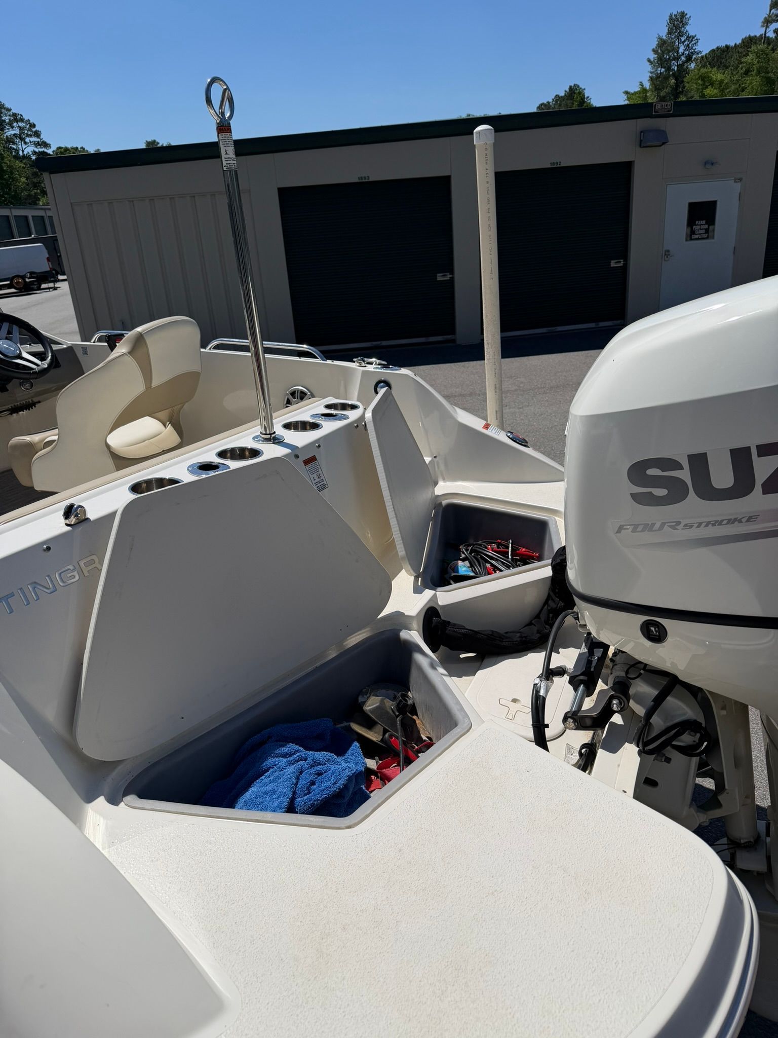 2018 Stingray 212 SC - 15