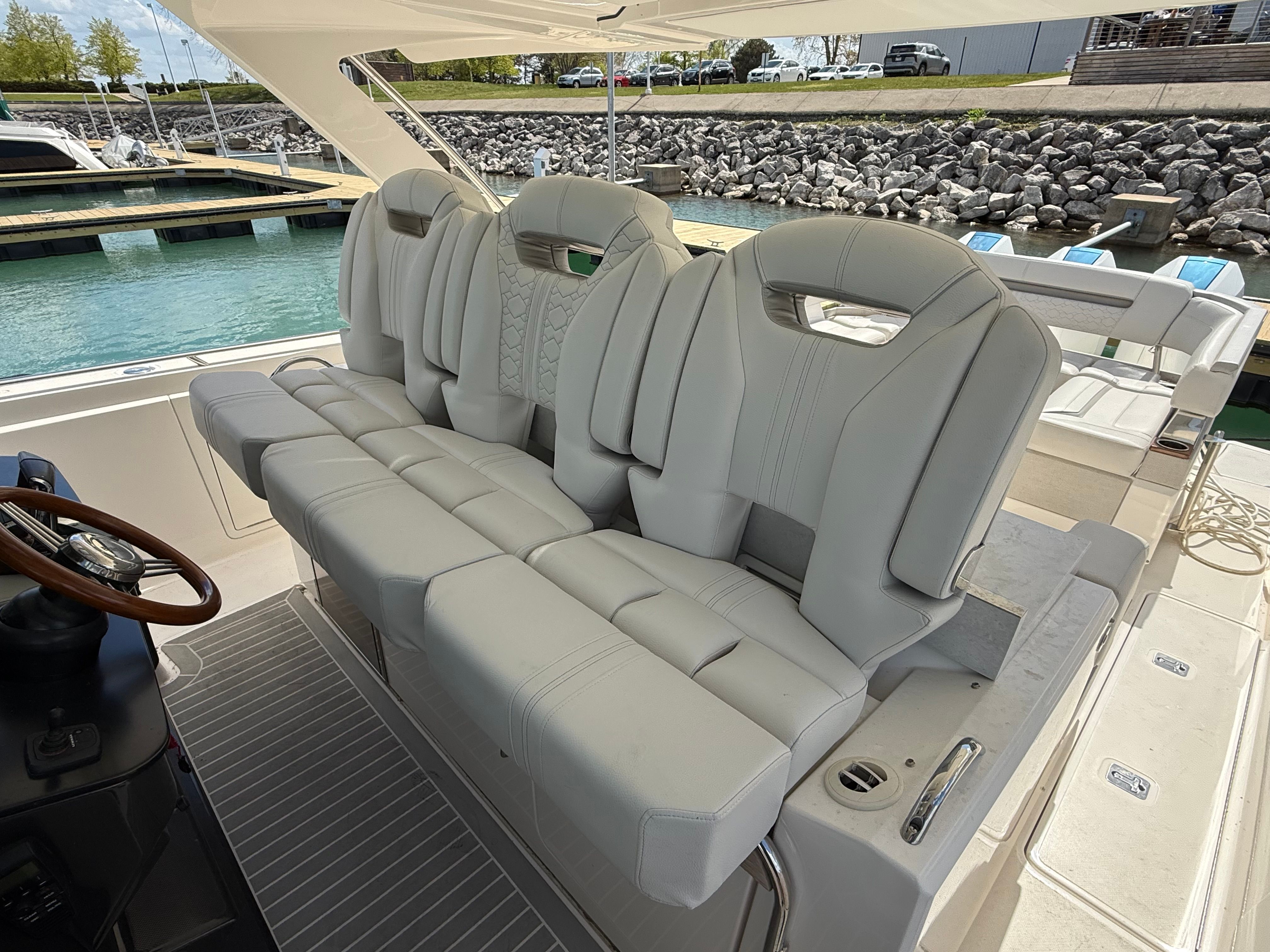 2024 Tiara Yachts 38 LS - 33