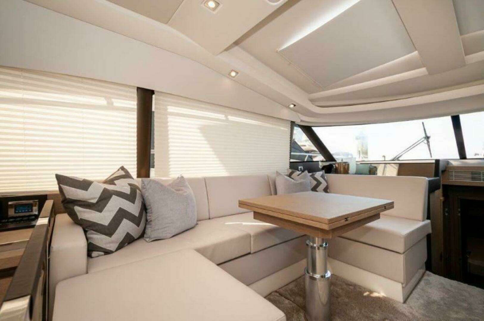 2018 Prestige 460 - Image 13