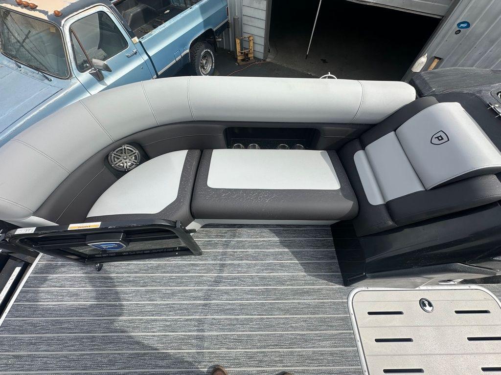 2025 Premier 230 Sunsation RL - 7