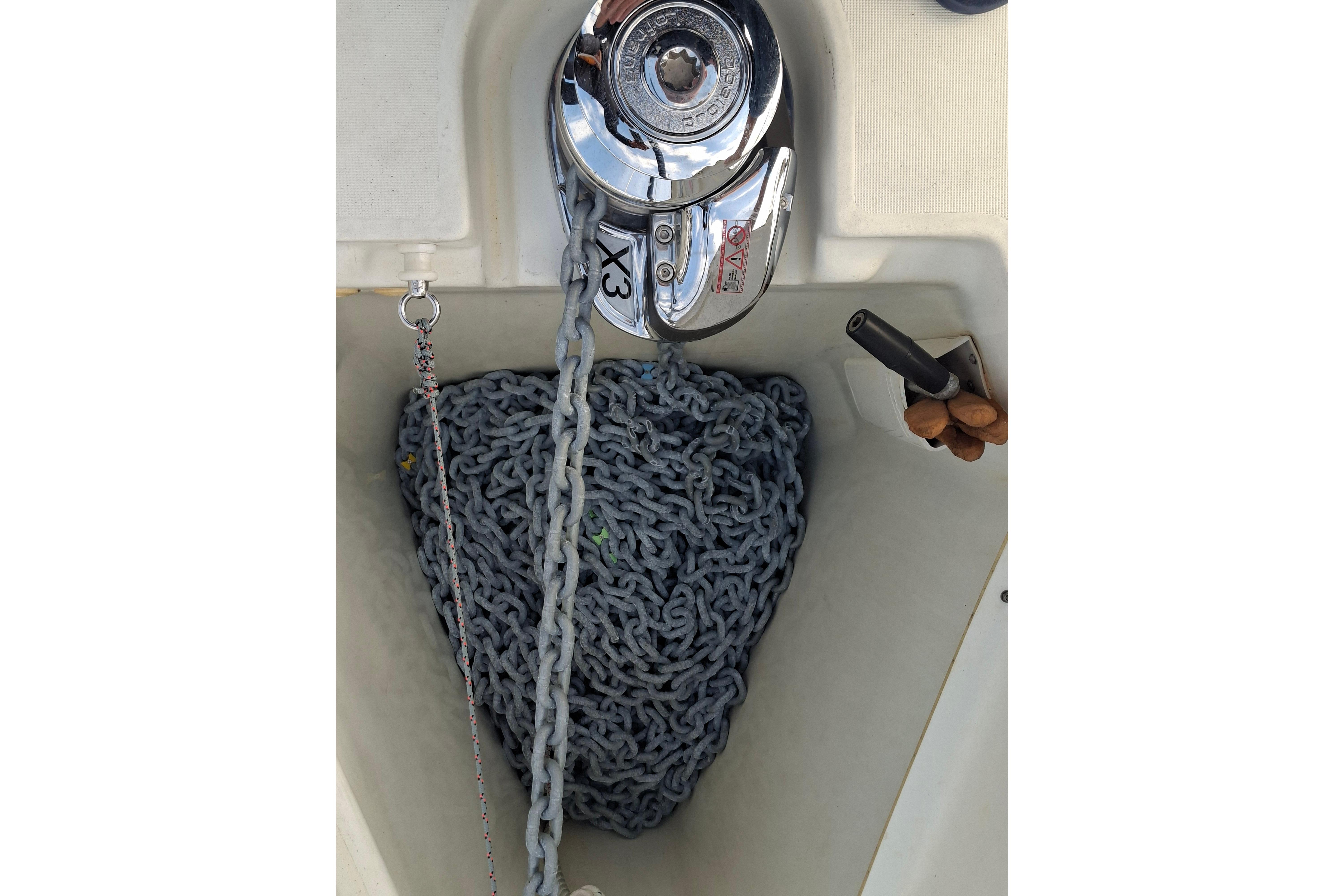 Anchor chain and windlass on Jeanneau Sun Odyssey 43 DS, 2002 model.