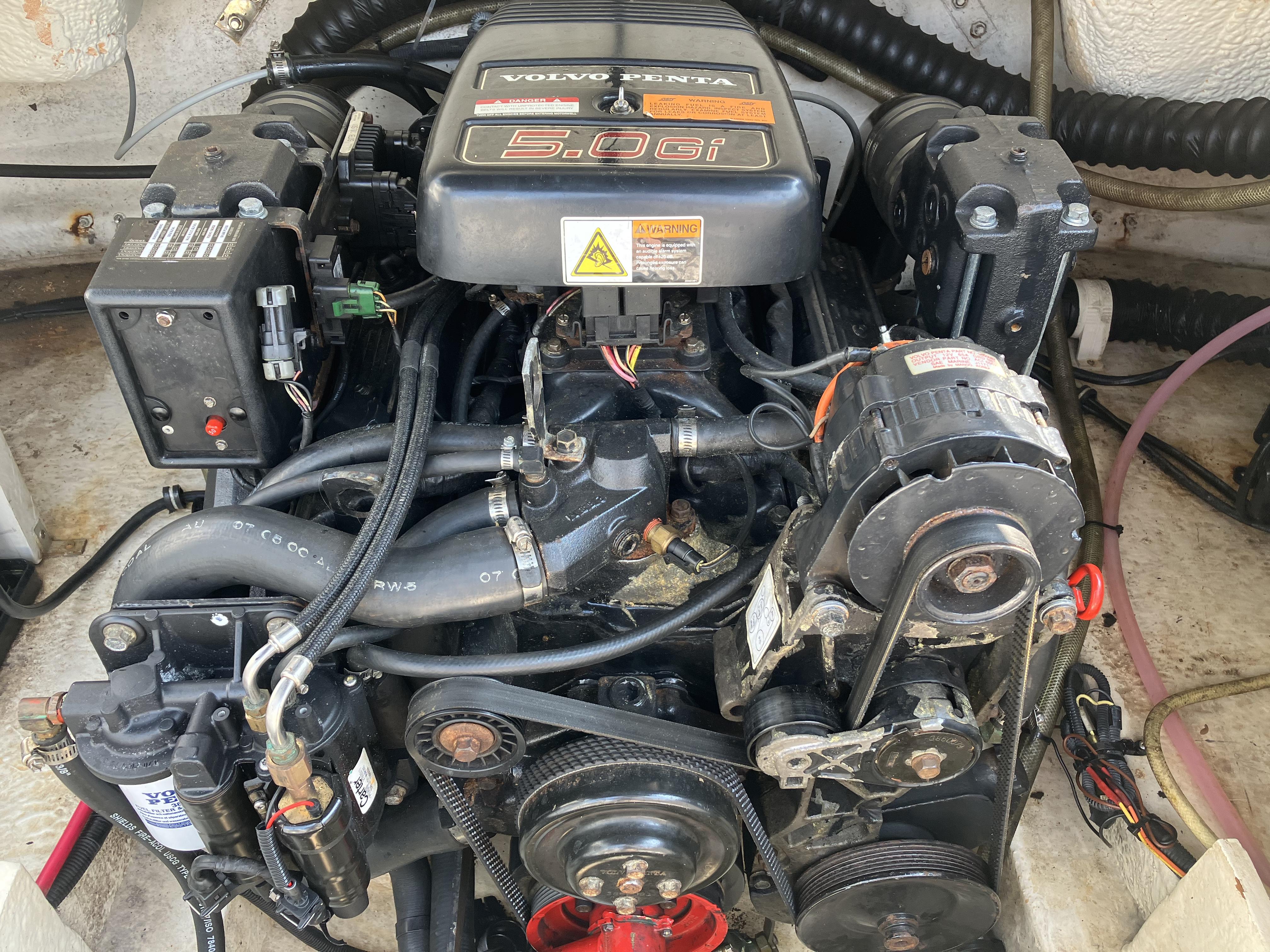Engine compartment of a 2001 Chaparral 235 SSi with a Volvo Penta 5.0Gi engine.